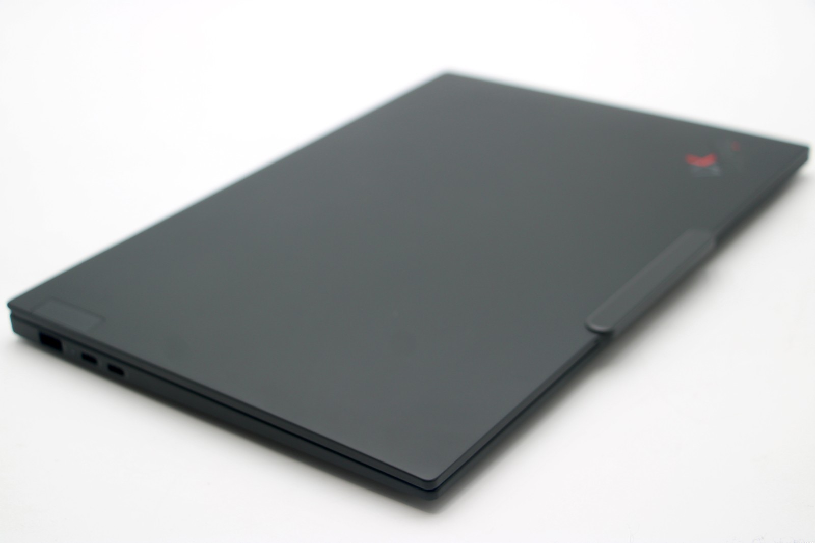 Lenovo ThinkPad X1 Carbon Gen 13 2.8K OLED Ultra 7 258V/ 32GB/ 2TB SSD/ Arc 140V