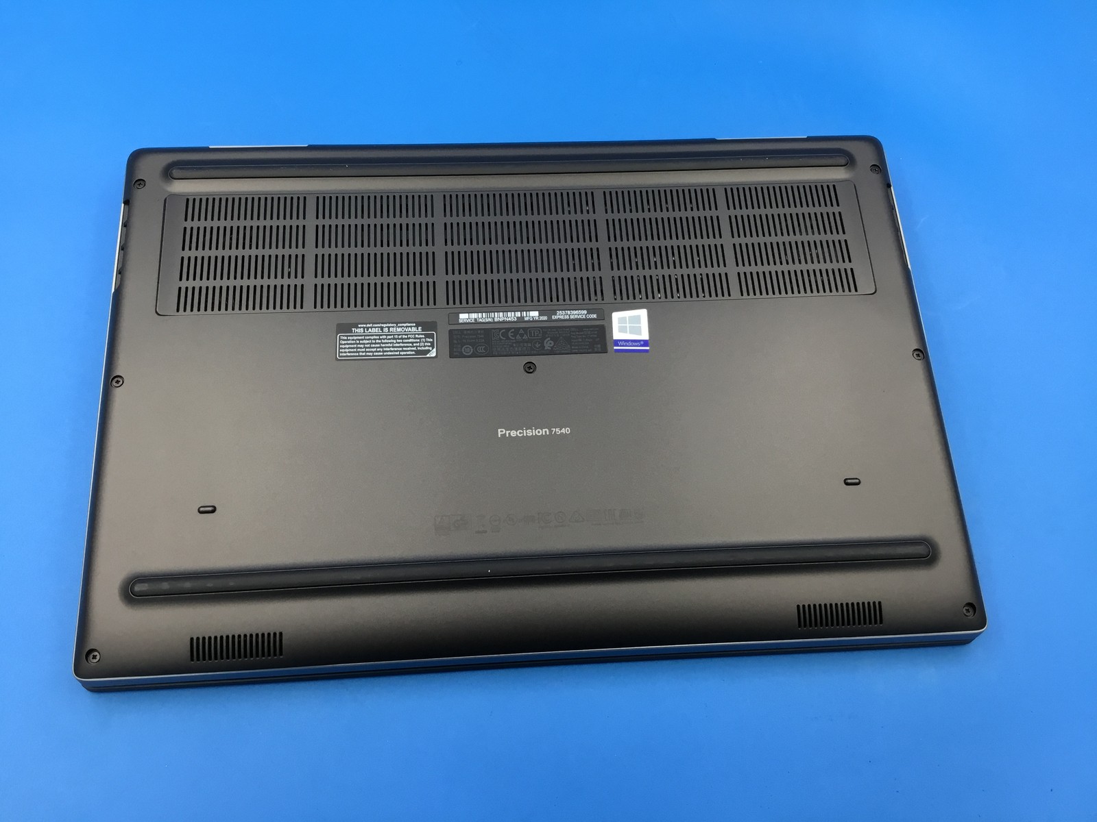 Dell Precision 7540 15.6″ Laptop I7-9850H@2.60 32GB RAM 250GB SSD BT CAM FHD