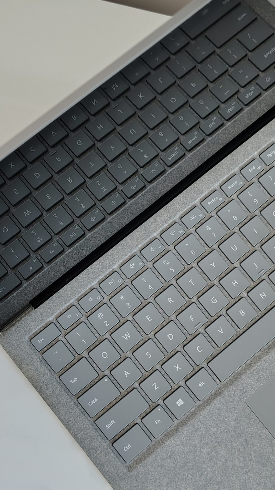 Microsoft Surface Laptop 1769 – i5 7200U, 128GB SSD, 4GB Ram -vClean Barely Used