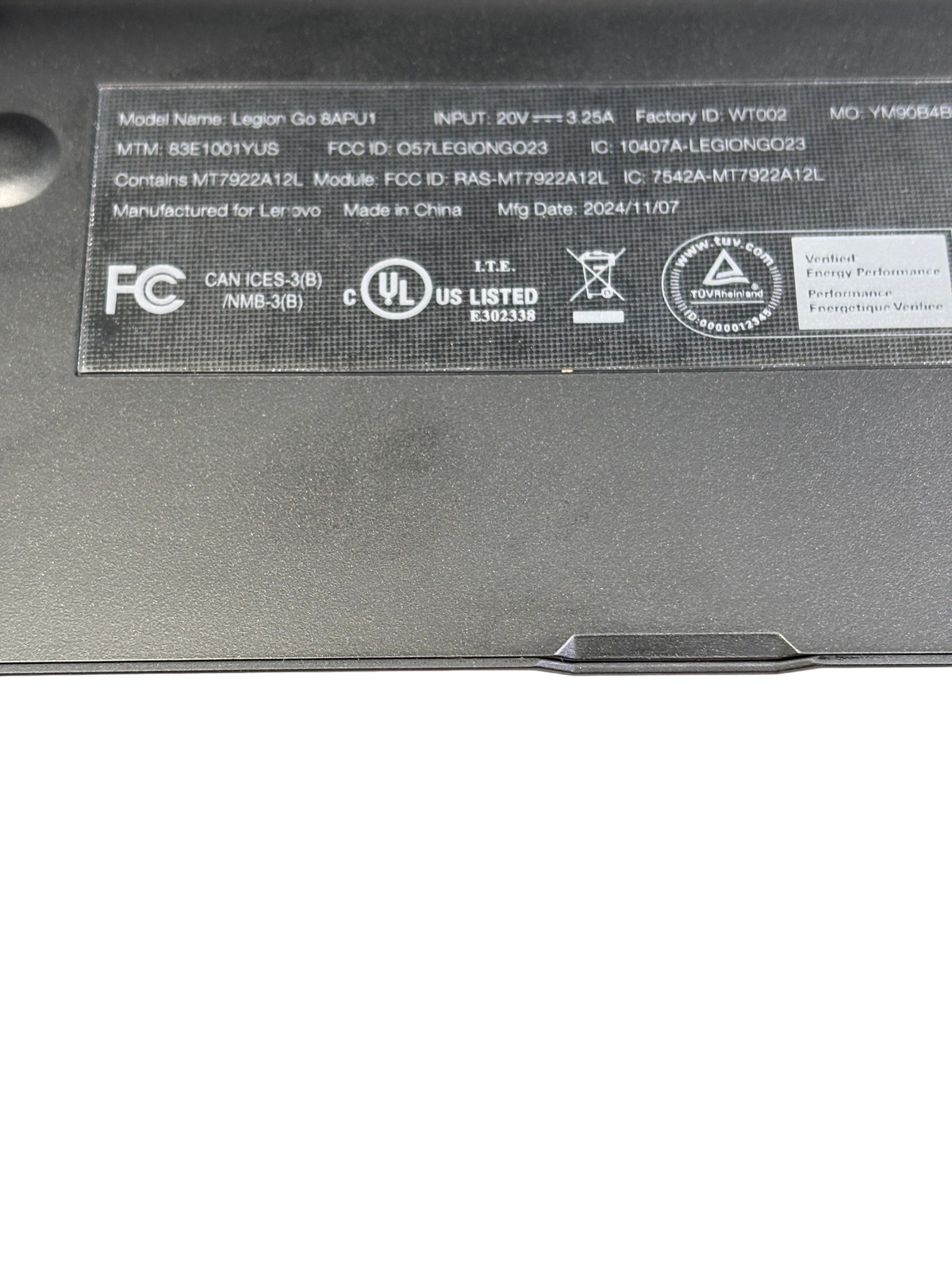 Lenovo Legion Go 8APU1 Win 11 AMD Ryzen Z1 Extreme 3.3GHz 16GB RAM 1TB SSD 8.8″