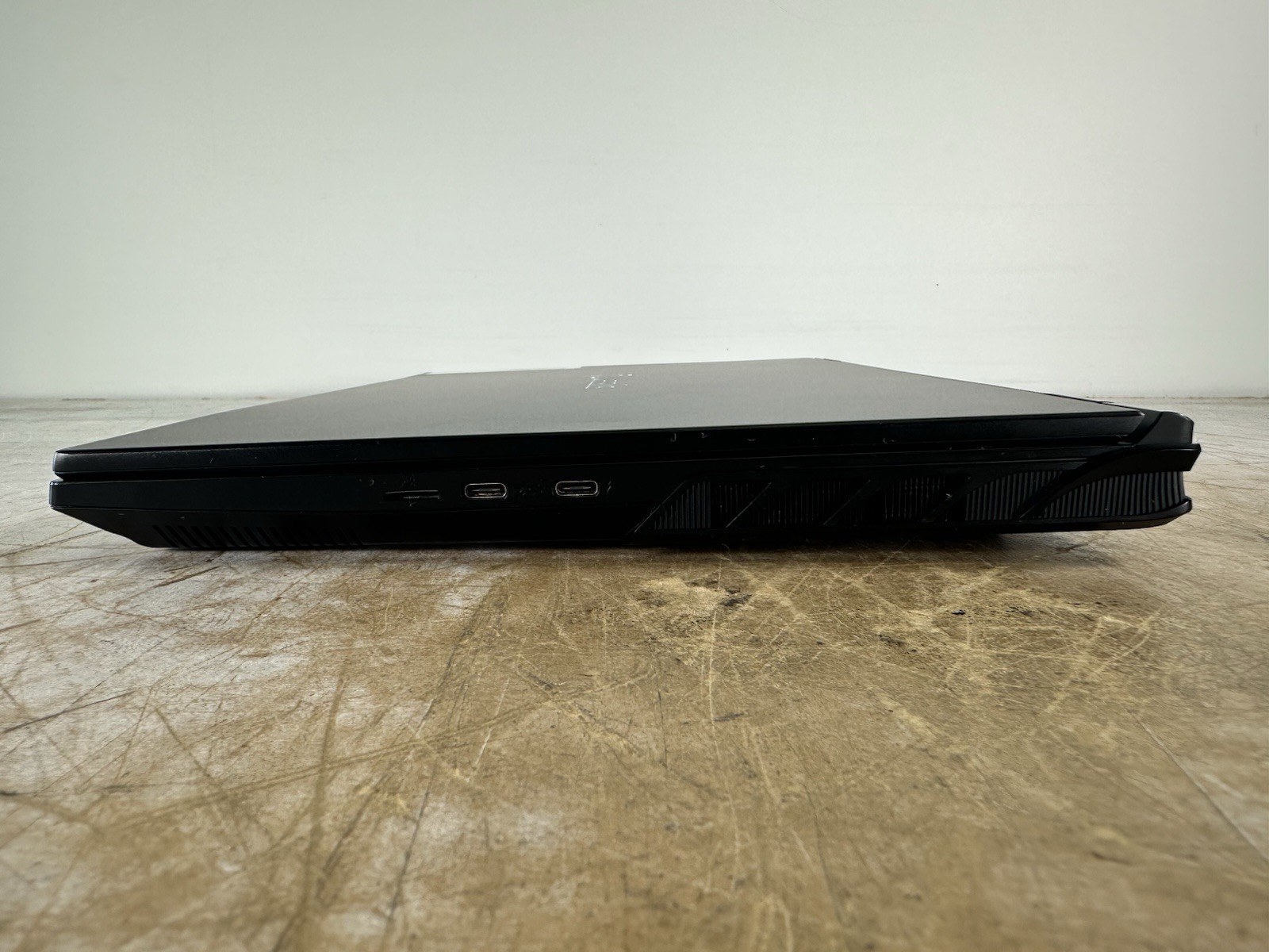 SYSTEM76 SERW13 i9-13900HX @ 1.6GHz, NO RAM/HDD/OS – (FOR PARTS)