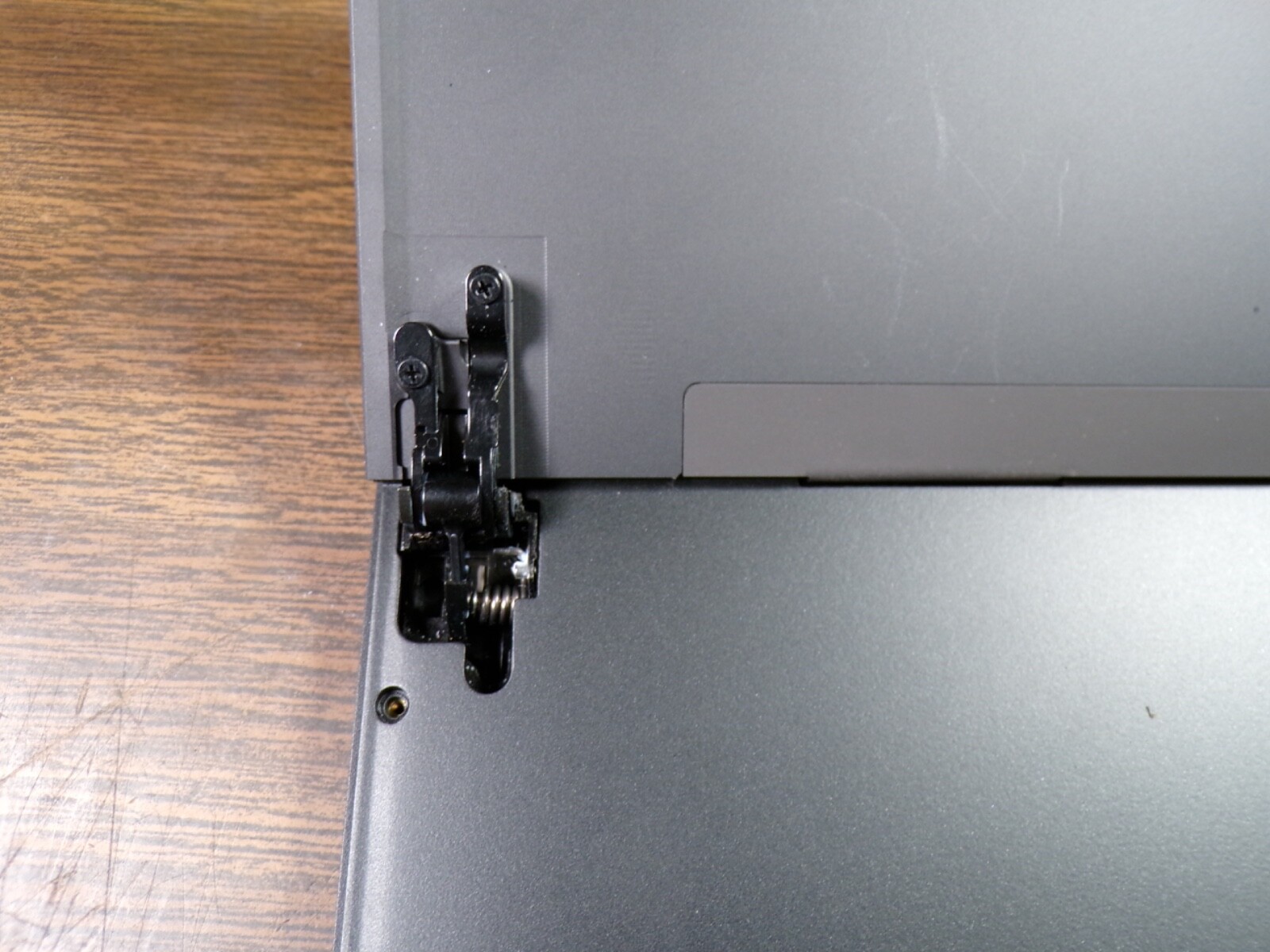 DELL LATITUDE 5290 2 IN 1 INTEL CORE I3 8TH GEN **UNTESTED/ POWER ON NO IMAGE *