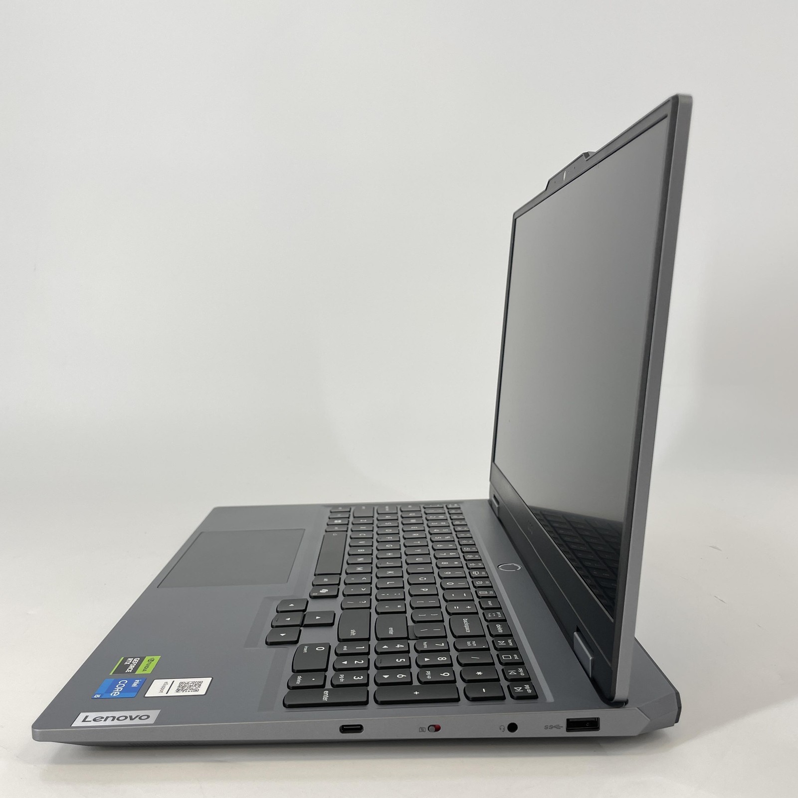 Lenovo LOQ 15 144Hz FHD 2.4 GHz i5-13450HX 16GB 2TB/512GB RTX 5050 Excellent