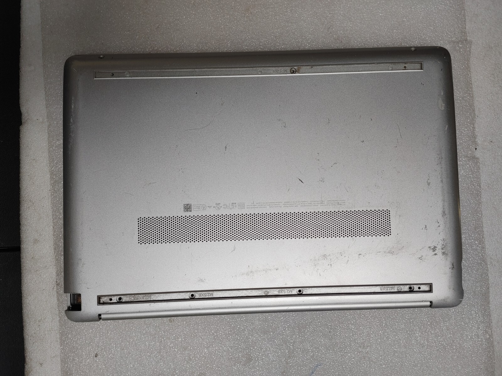 HP AMD Ryzen 3 3250U with Redeon Graphics @ 2.60GHz, 4GB RAM , NO HD FOR PARTS