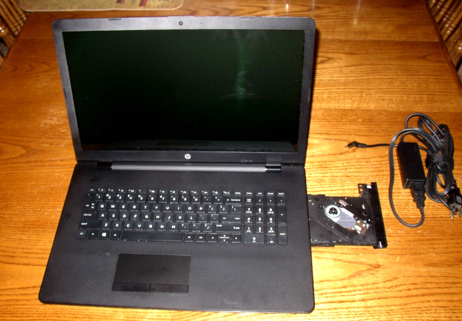 HP 17-ak013dx 17.3″ 1600 x 900 HD+ Laptop A9-9420 Radeon R5