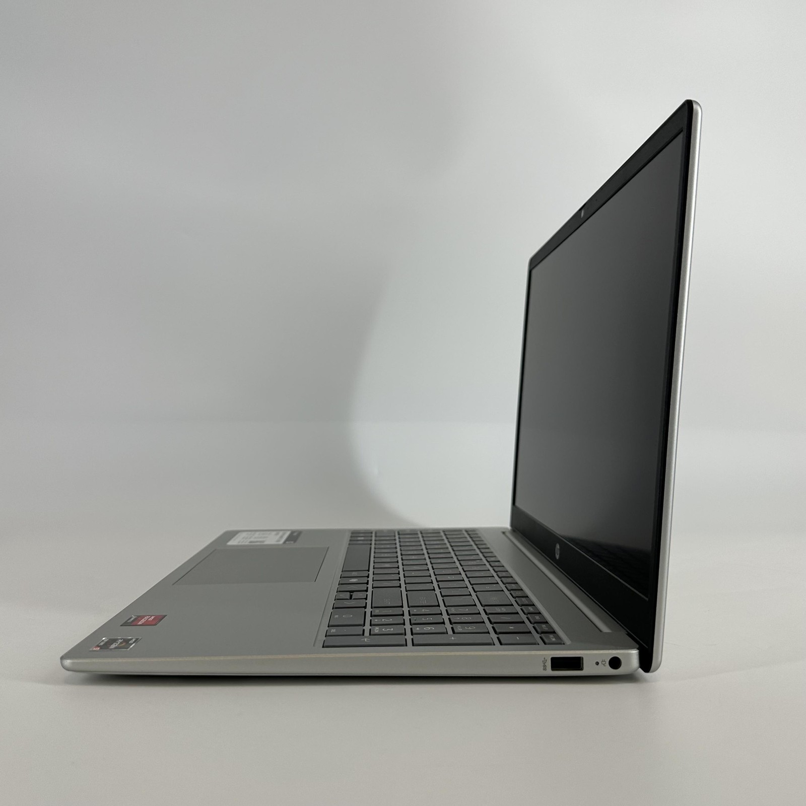 HP Pavilion 16 2023 Silver FHD+ 2.8 GHz Ryzen 5 7520U 8GB RAM 1TB SSD Very Good
