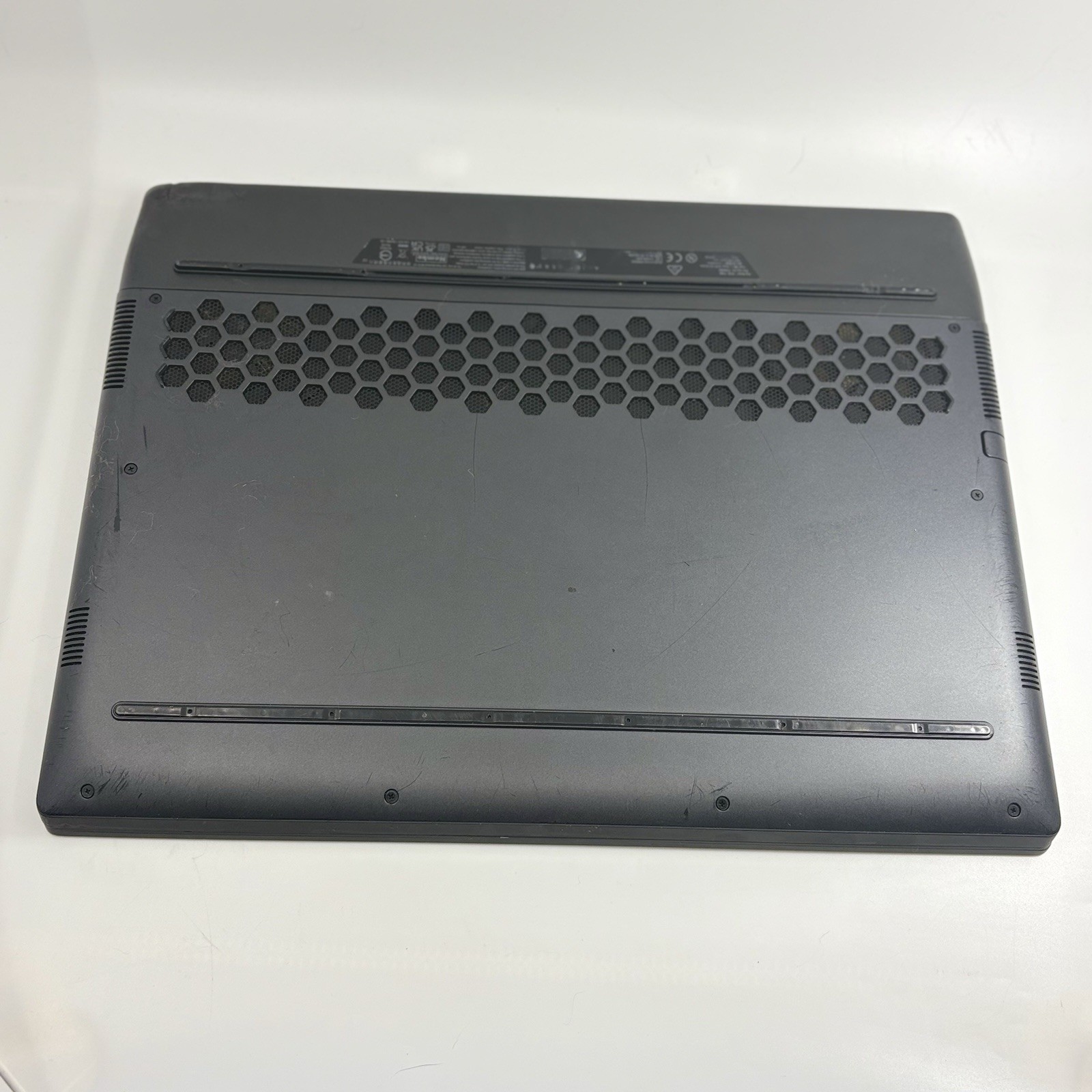 Alienware m17 R5 AMD 17.3″ Ryzen 9 6900HX 16GB DDR5 1TB SSD RTX 3070 Ti Win11H