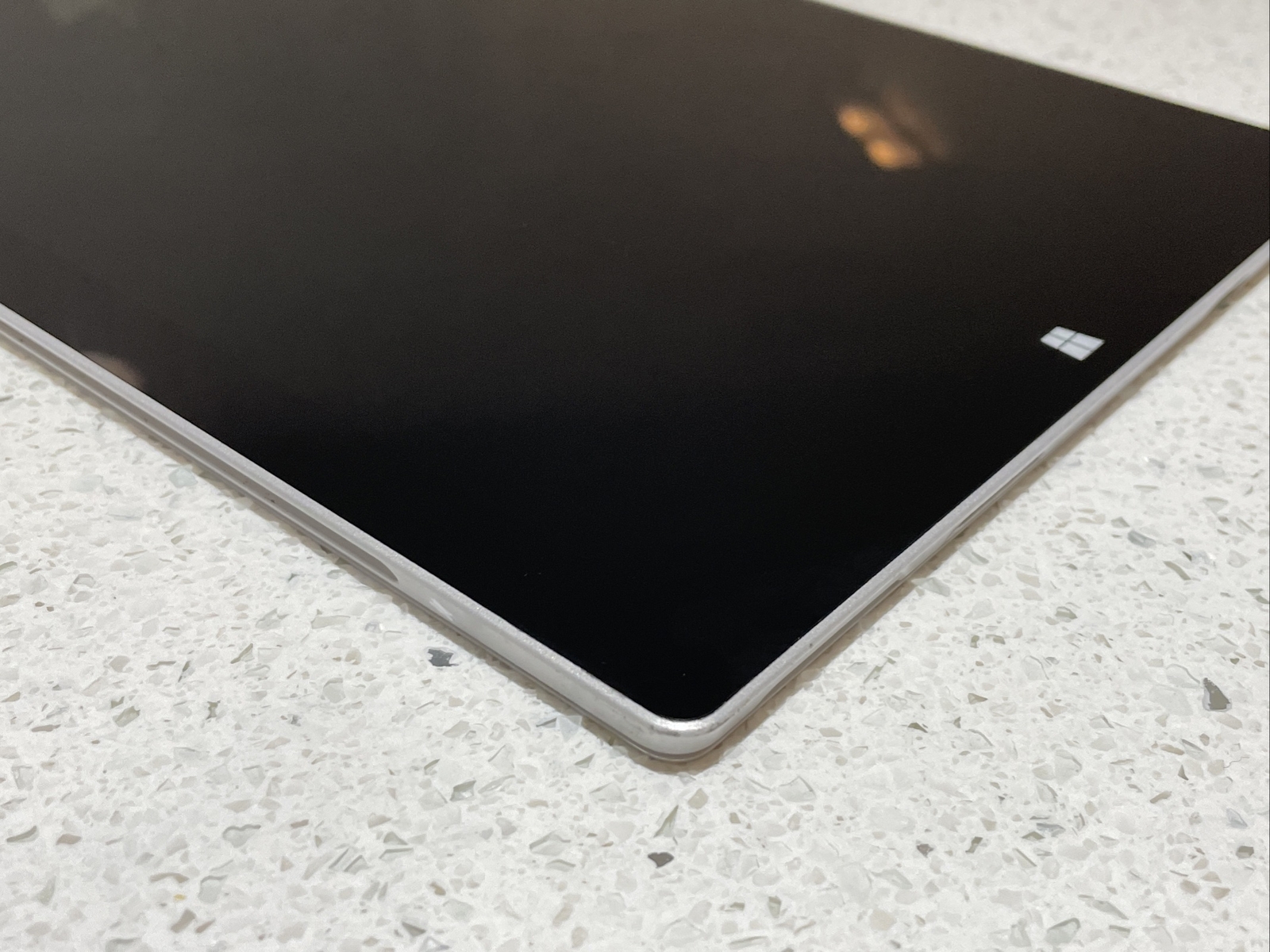 Microsoft Surface Pro 3 1631 12.3″ i7-4650U 8GB 256 GB SSD QHD WIN 10 PRO + Case
