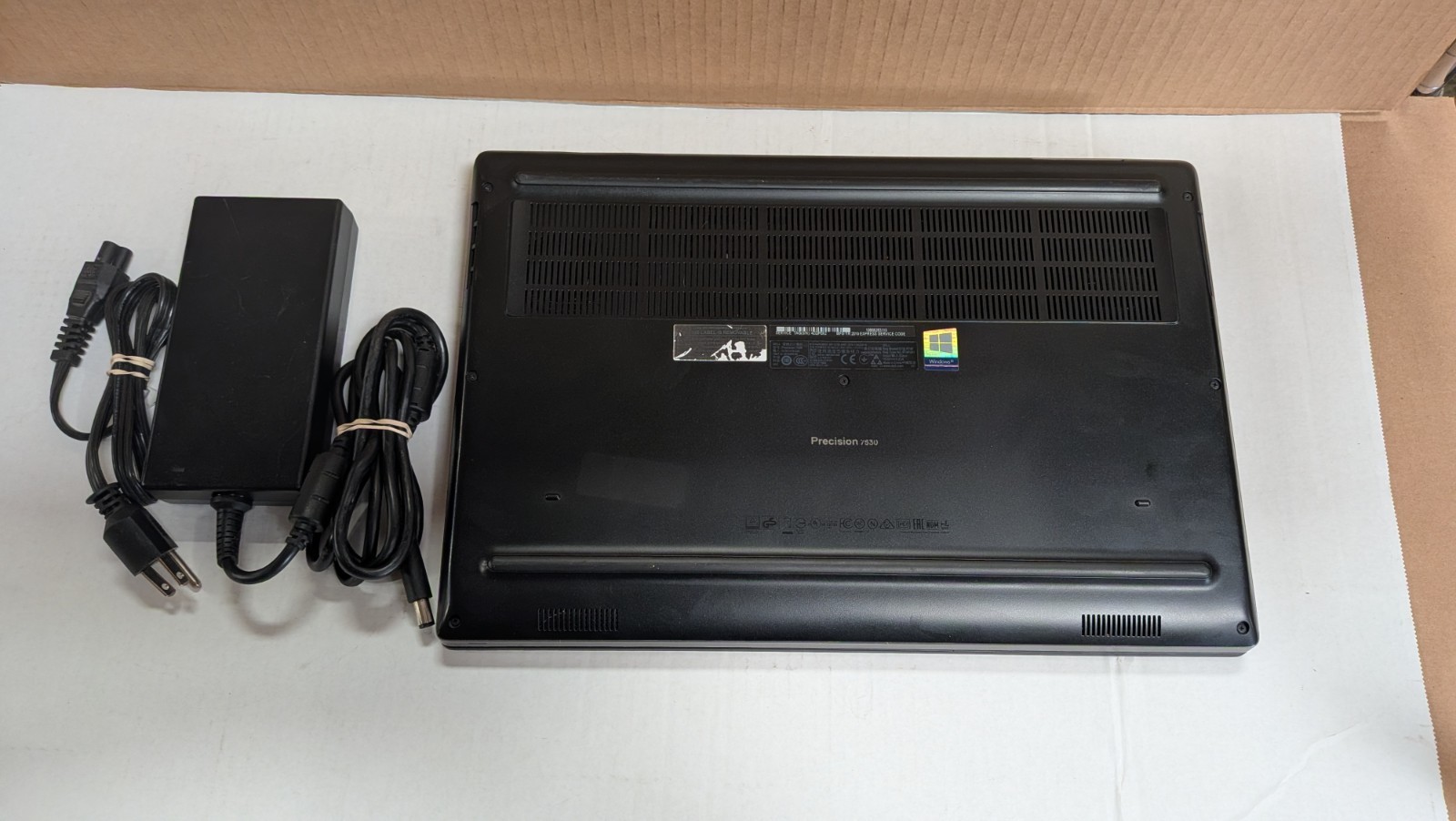 Dell Precision 7530 15.6″ FHD i7-8750H 32GB Ram 512GB Quadro P1000 W11P W/AC