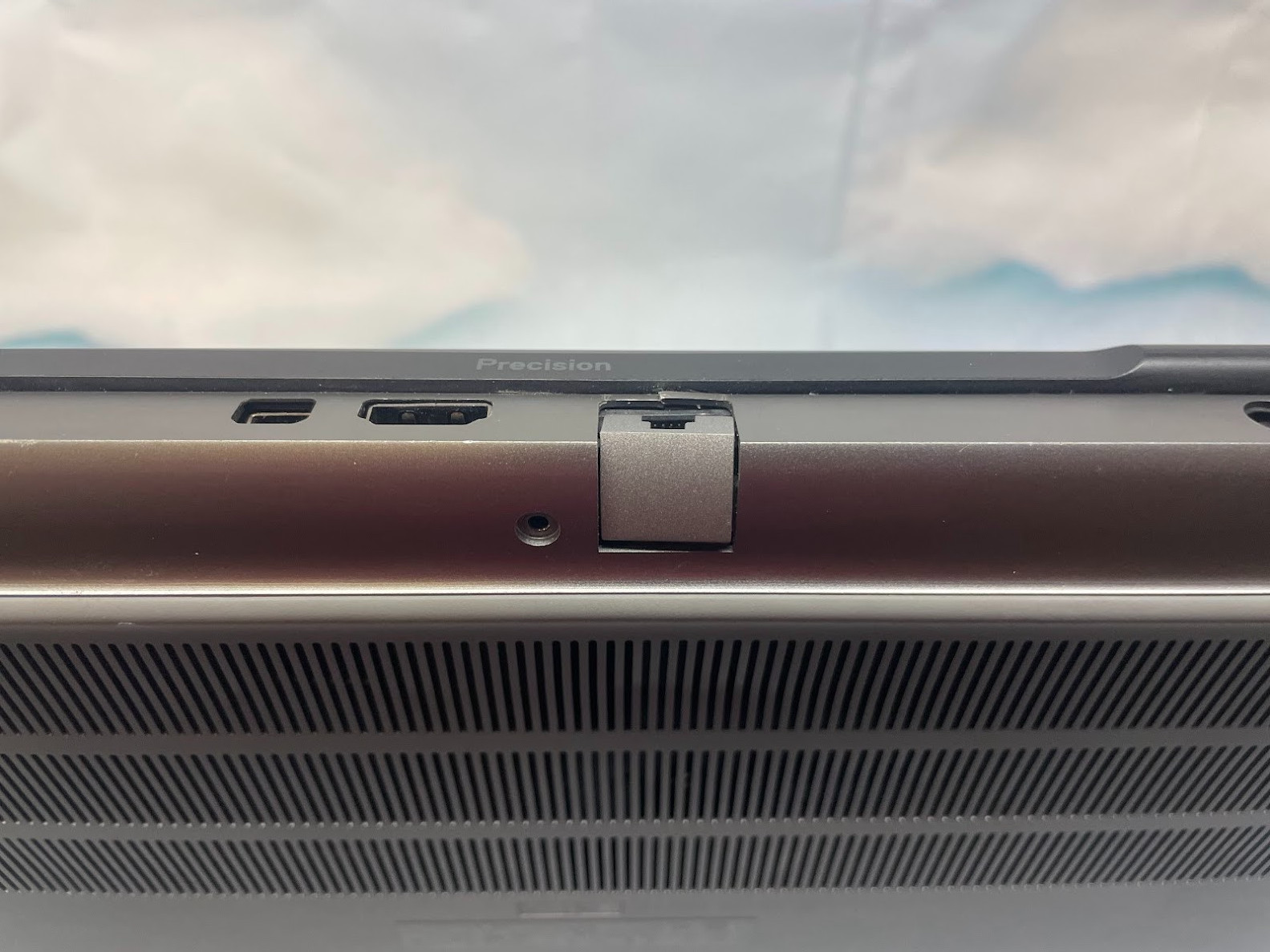 Dell Precision 7750 | i7-10750H 2.70GHz | 8GB RAM | 256GB NVME SSD w/ AC