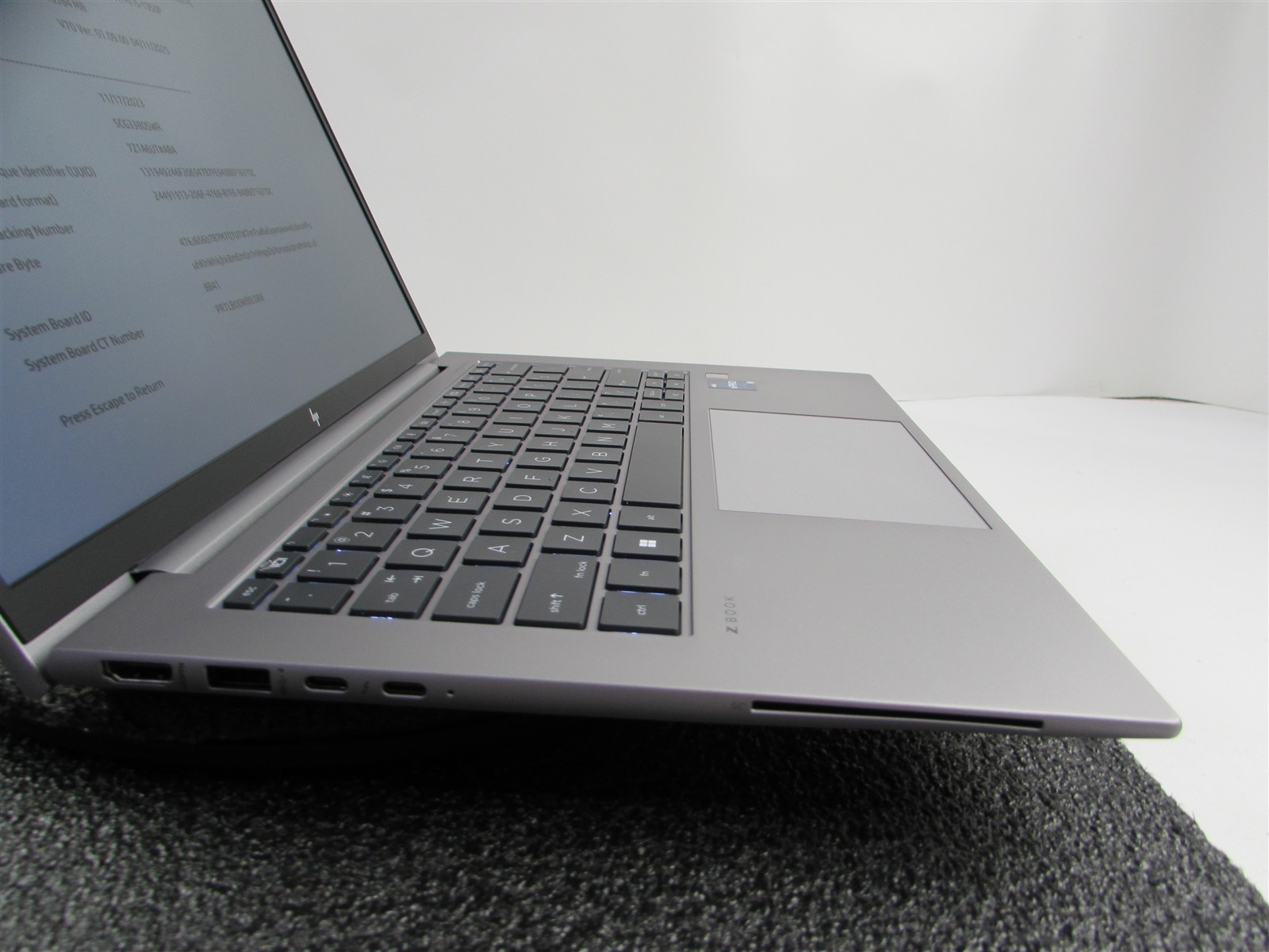 HP ZBOOK FIREFLY 14 (G10) 1920X1080 FHD CORE I5-1350P 256GB SSD 16GB RAM NO O.S
