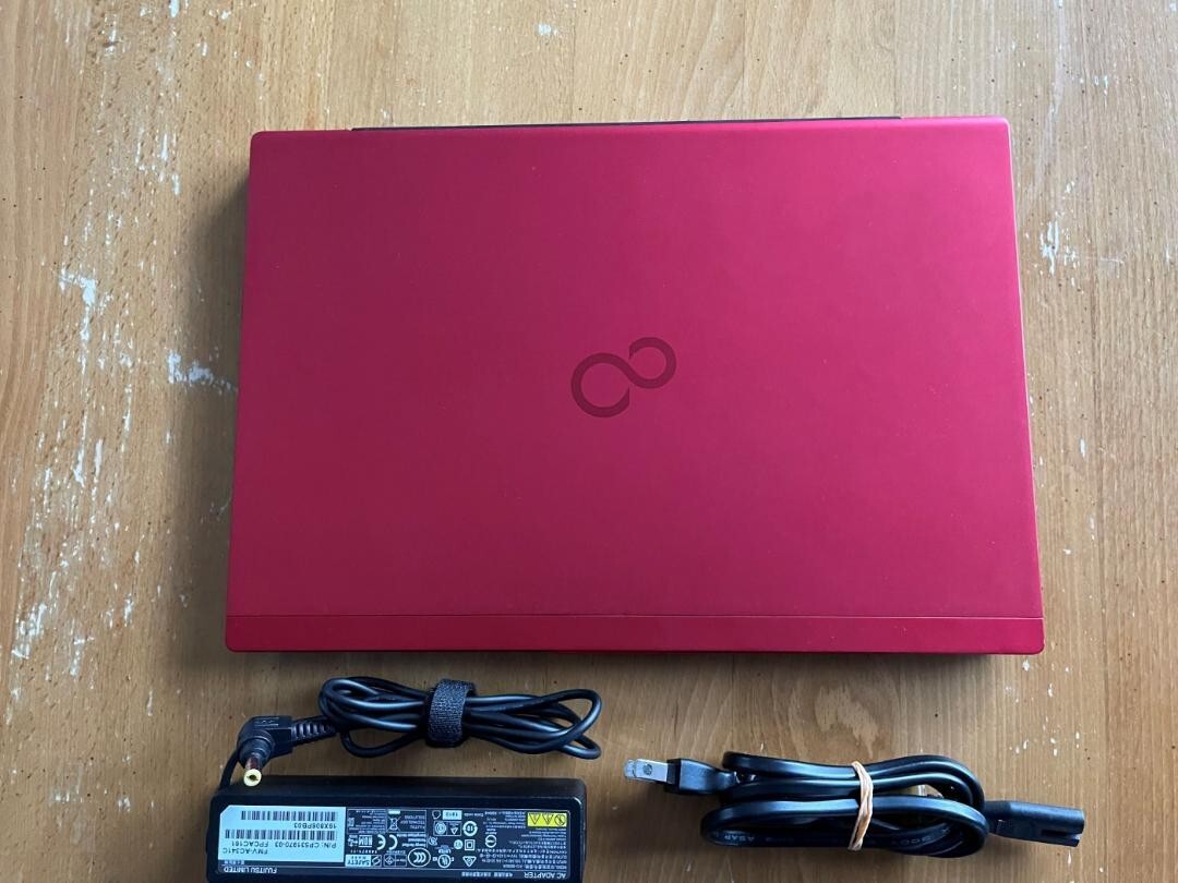 Ultra-thin, ultra-light, large-capacity SSD Office 2021, etc. Fujitsu LIFEBOOK