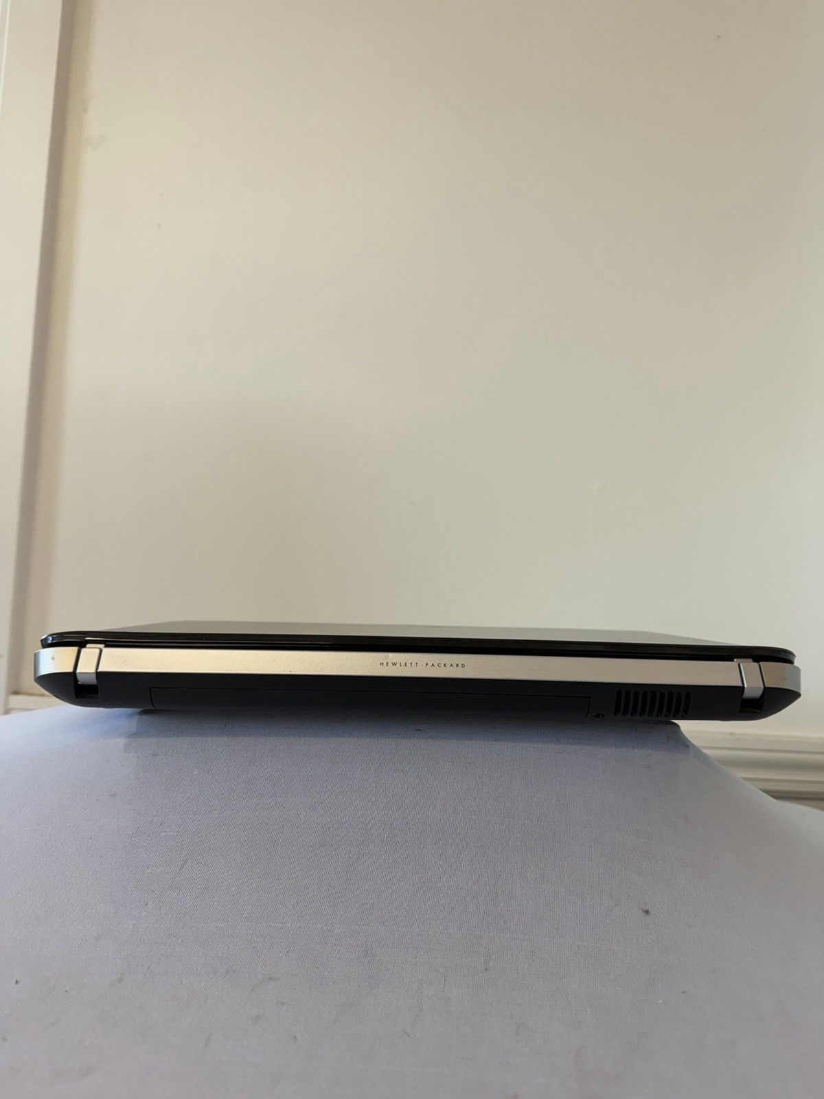 HP Pavillion dv6-6135dx Laptop – Good Screen – AMD A8-3500M – RAM 6 GB -Read Des
