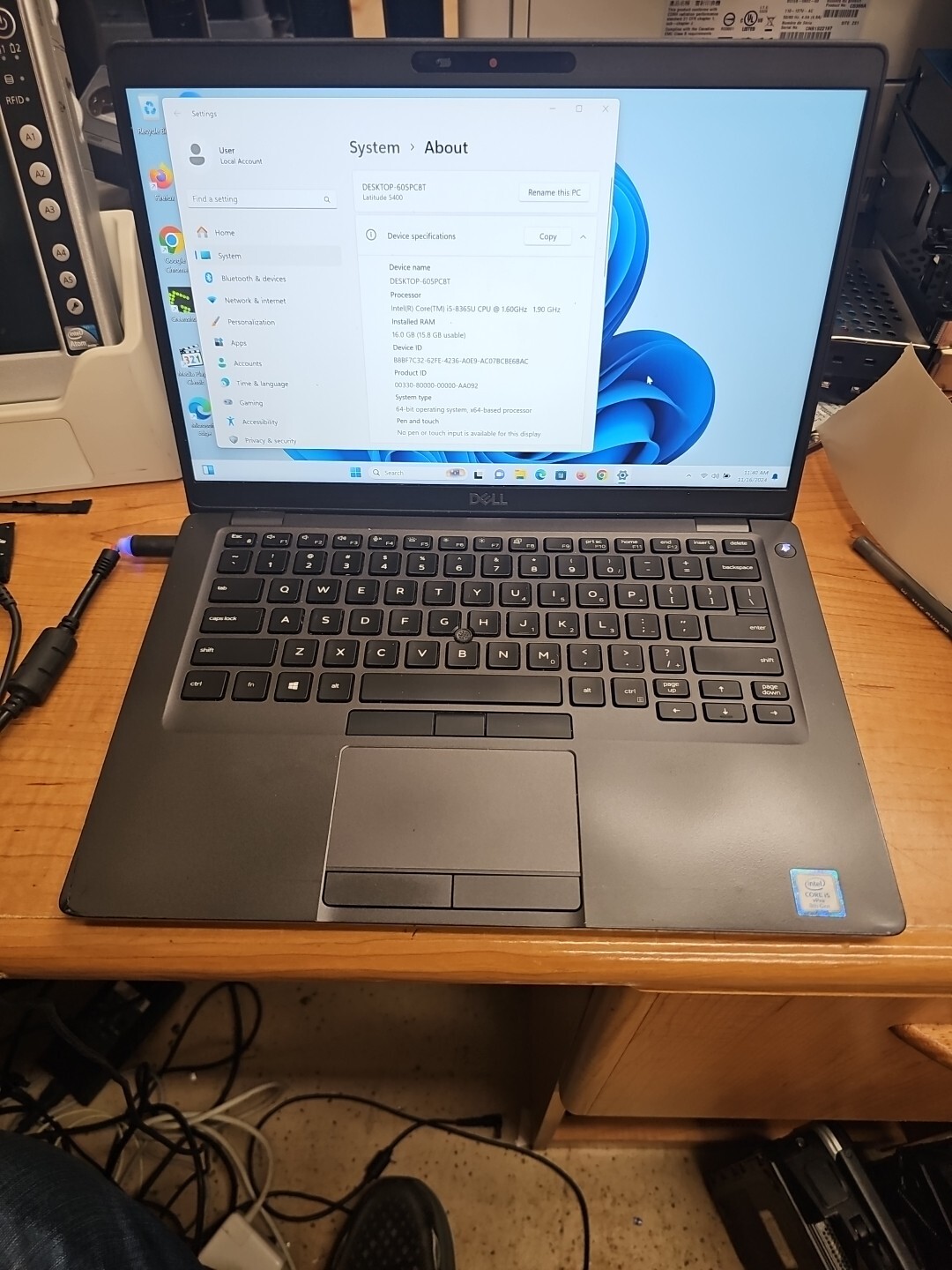 Dell Latitude 5400 Intel Core i5-8365U 16GB RAM 256GB SSD Batt Exc Dinged Corner