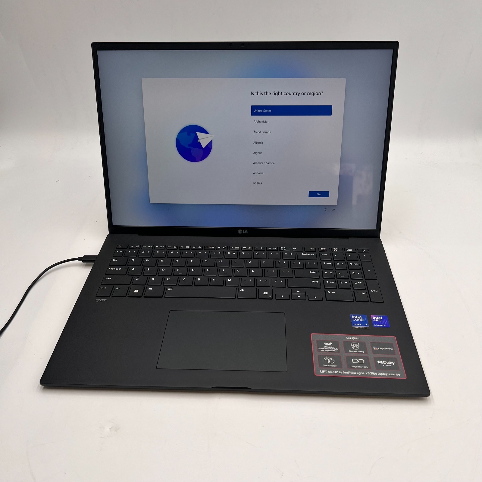 LG Gram 17″ 17Z90TL-H.AUB6U3 Ultra 7 32GB RAM 1TB SSD Black | NEW OPEN BOX