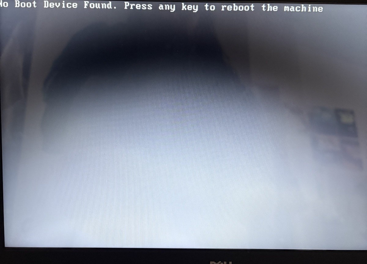 Dell Inspiron 15 3558 Laptop i3-5015U 1TB Bios Boots No OS for Parts & Repair