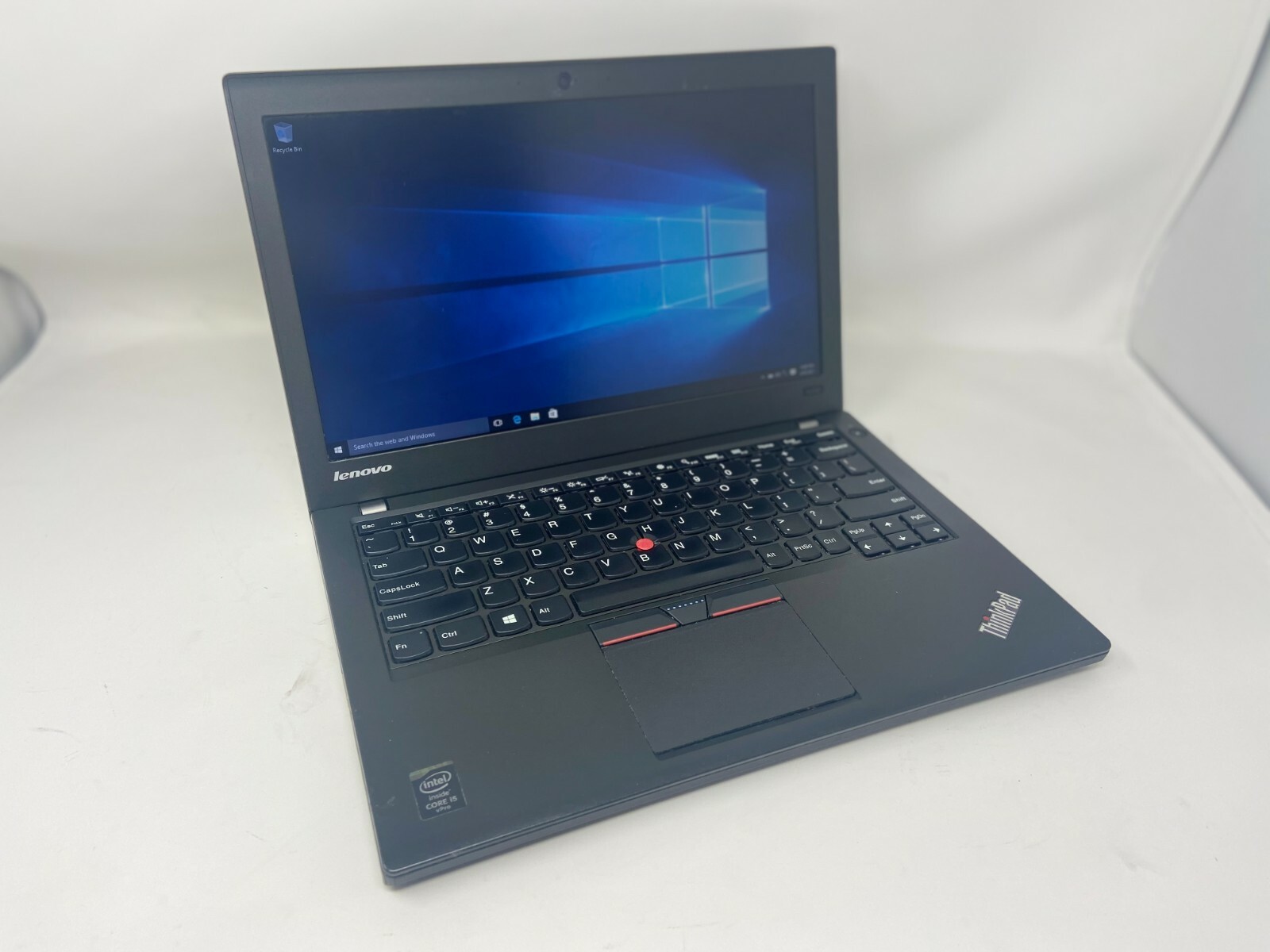 Lenovo ThinkPad 12.5″ x250 i5-5300u 2.3GHz 4GB 256GB SSD Webcam Win 10 Laptop