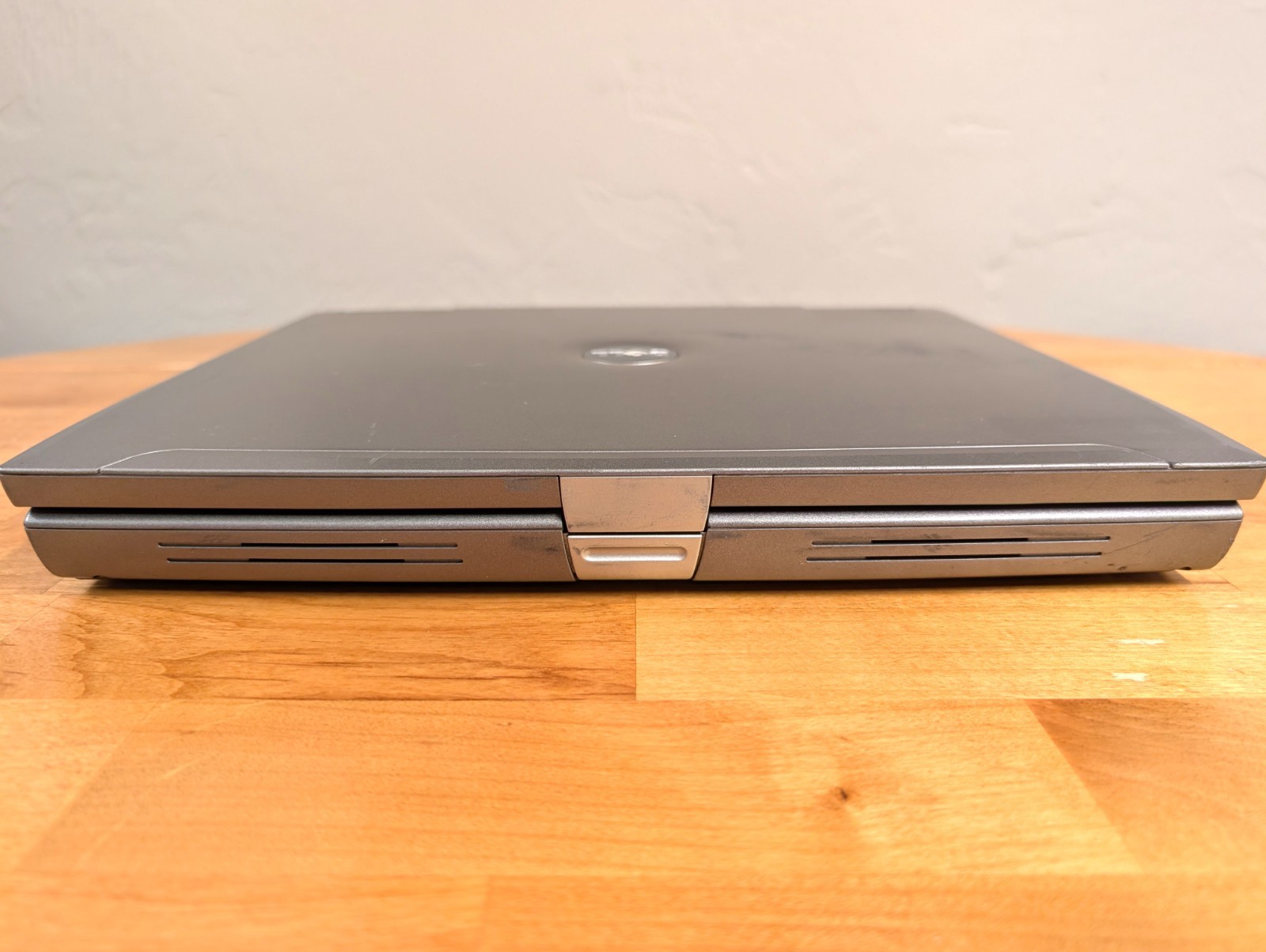 Dell Latitude D610 Laptop W/ Windows XP Professional SP3 – WiFi, DVD – Complete!