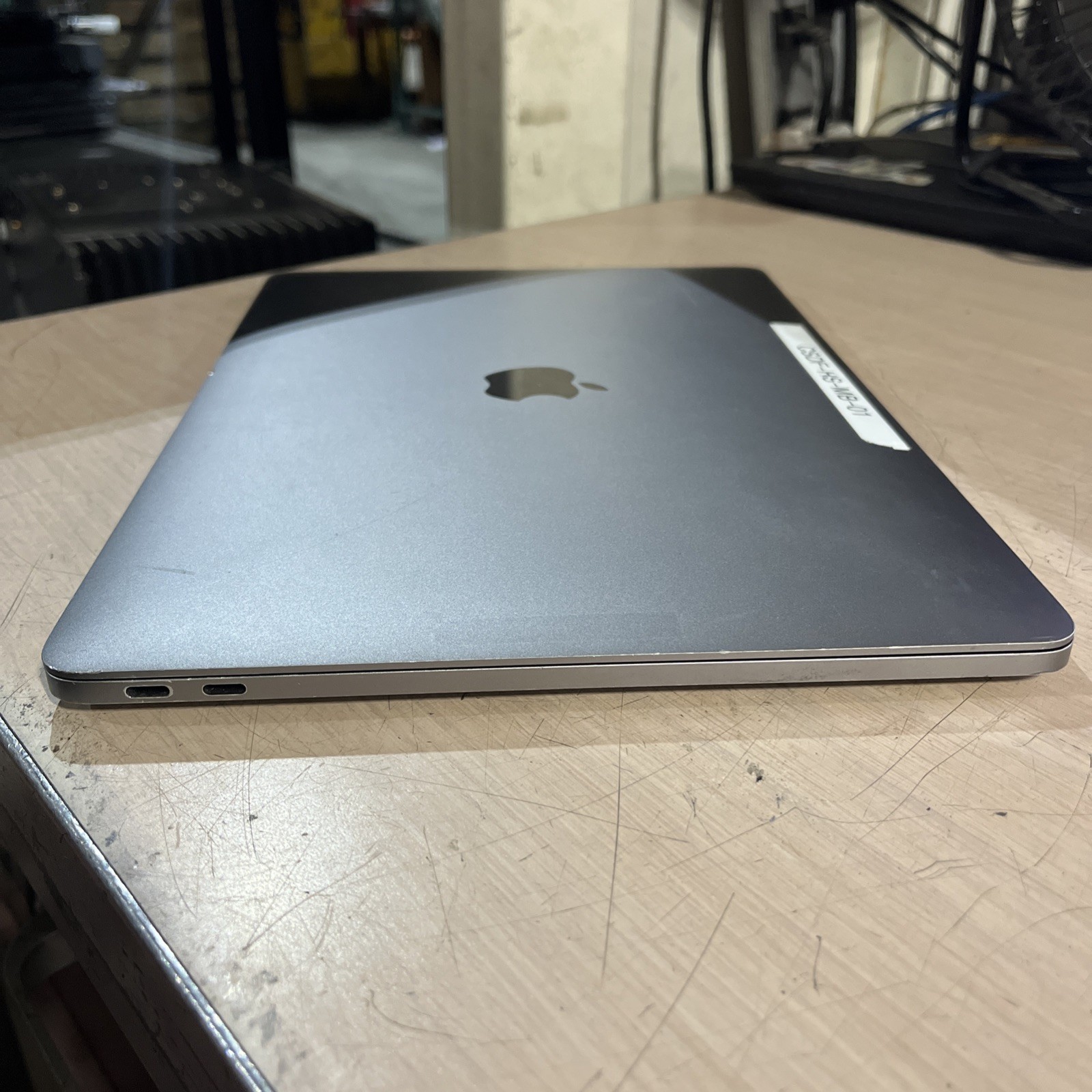 APPLE MACBOOK PRO 13″ MID-2017 CORE I5-7360U 2.3GHZ 8GB RAM NO HD :