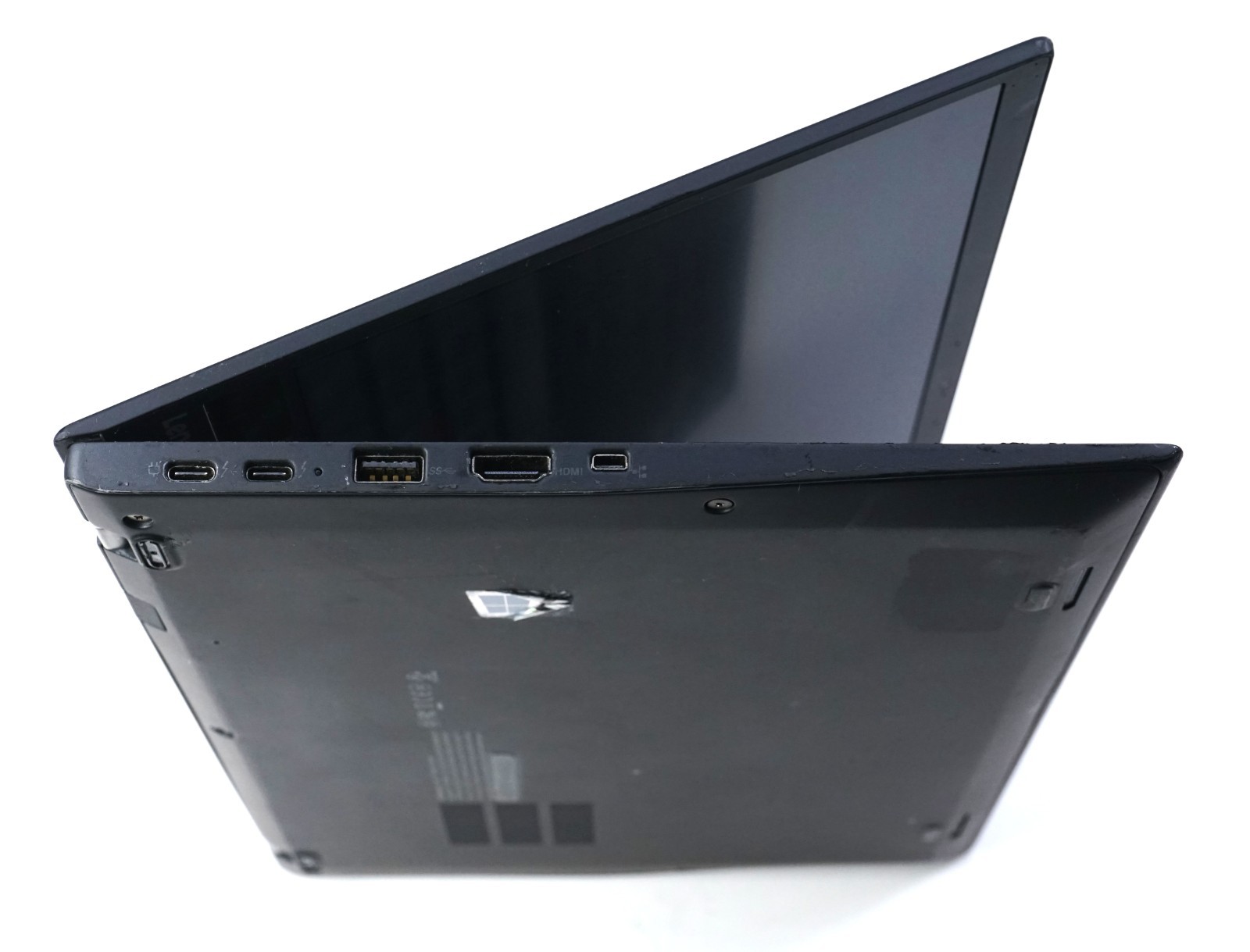 Lenovo ThinkPad X1 Carbon 5th Gen 14″ FHD Intel Core i7-7600U 16GB RAM (No SSD)