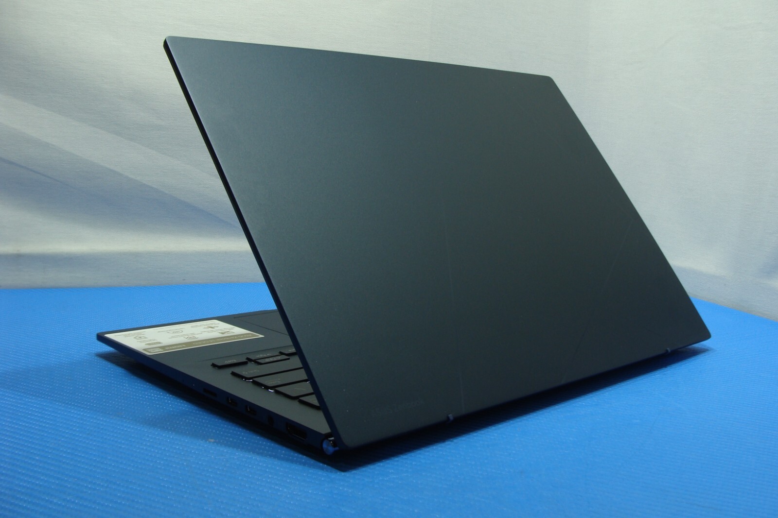ASUS Zenbook UX3402VA 14″ 2.8K OLED 90hz i9-13900H 16GB 1TB SSD Warranty 07/2025