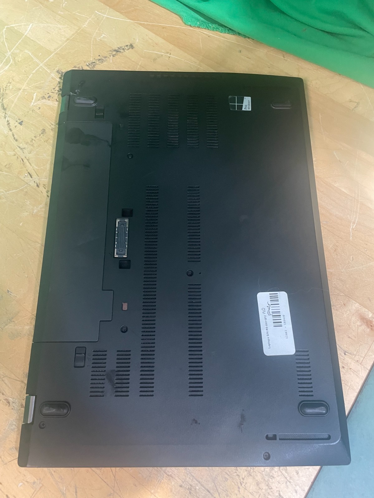 LENOVO THINKPAD T570 – FOR PARTS – NO POWER – RAM/SSD REMOVED – AS IS
