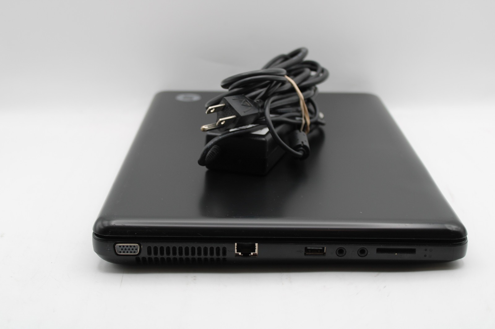 HP 2000-329WM _ AMD E-350 @ 1.6 GHz _ 3GB RAM _ No SSD / OS