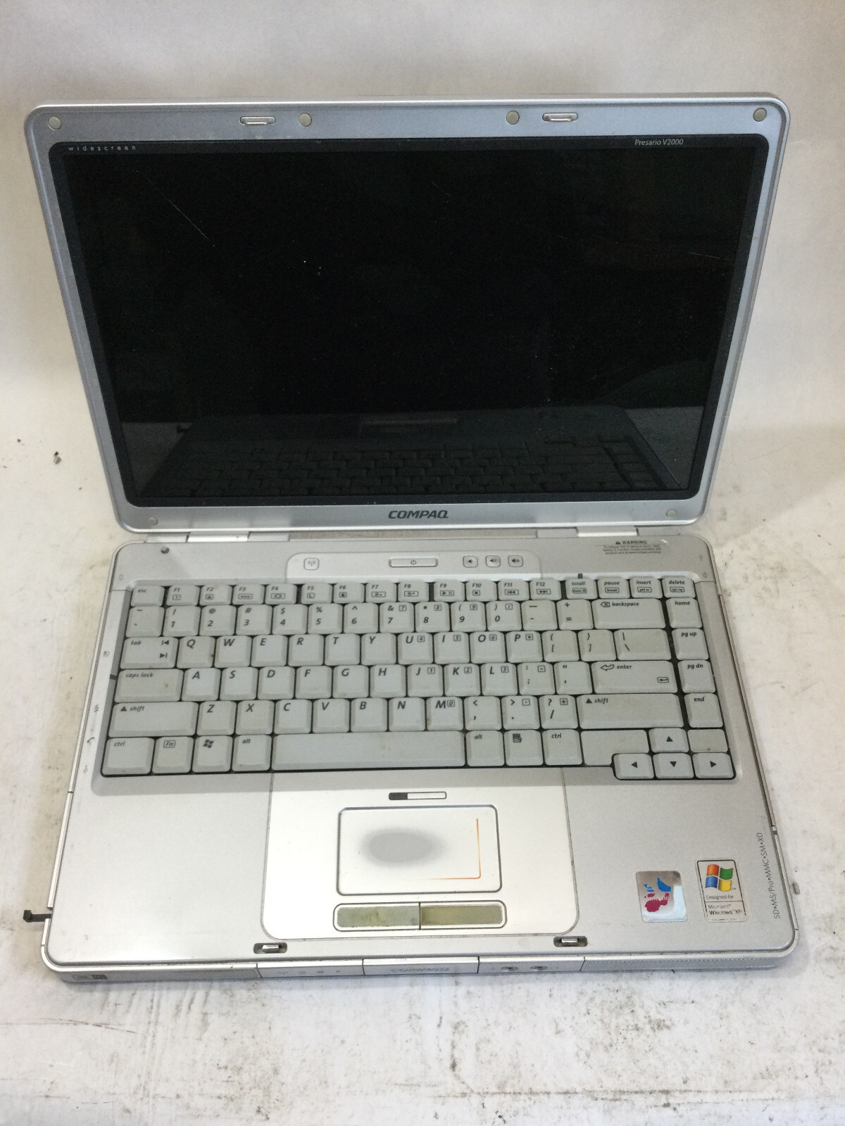 HP COMPAQ PRESARIO V2000 – FOR PARTS – INTEL CENTRINO – 256MB RAM – READ DESC-BB