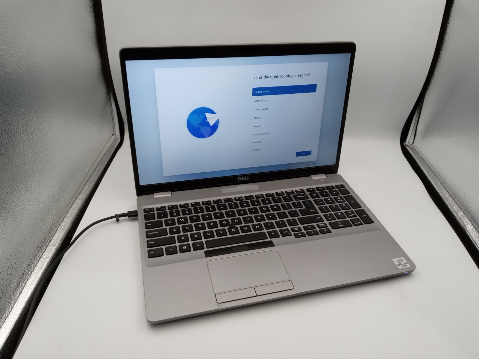 Dell Latitude 5510 15″ Intel i7-10810U 4GB RAM 128GB SSD Windows 11 – READ -RR