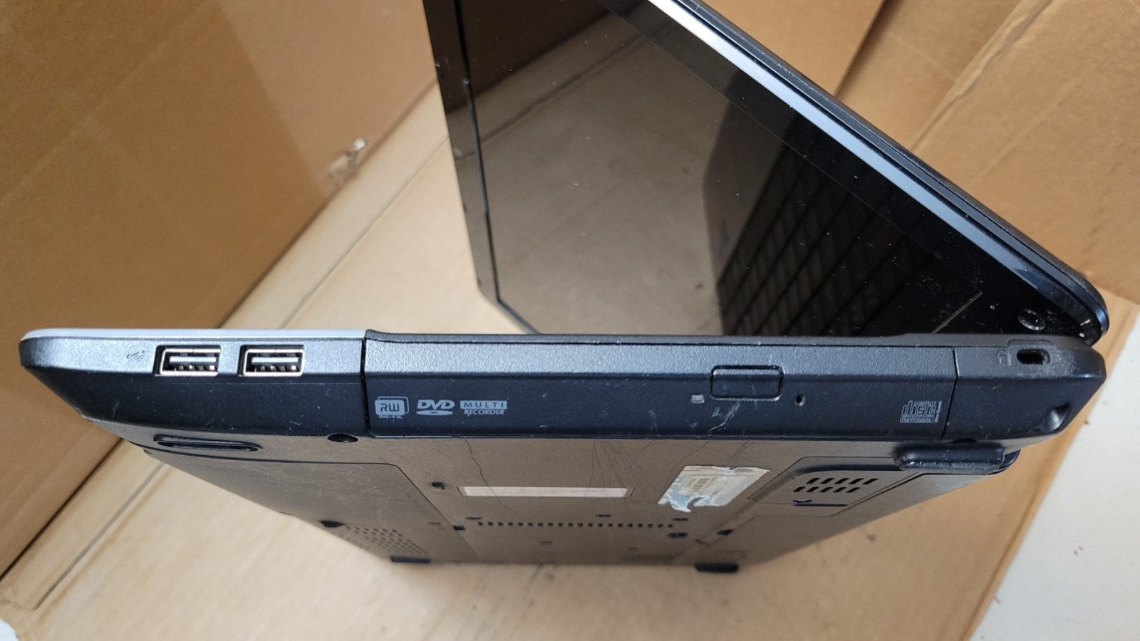 Gateway NE56R12U B950 2.1 Ghz Laptop — For Parts or Repair —