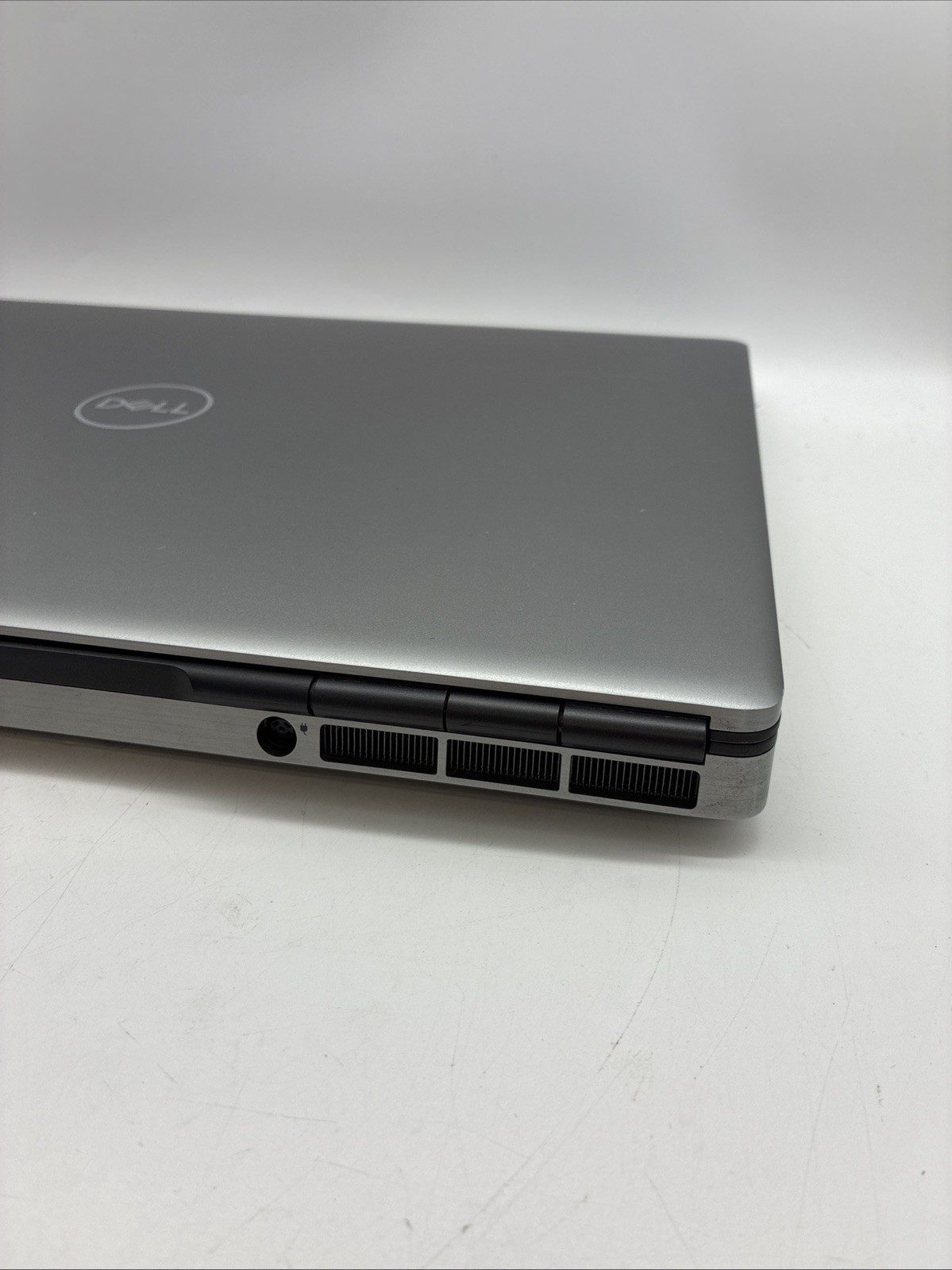 Dell Precision 7550 NVIDIA Quadro RTX 3000 2.4GHz Intel Core i9-10 32GB 512 (L2)