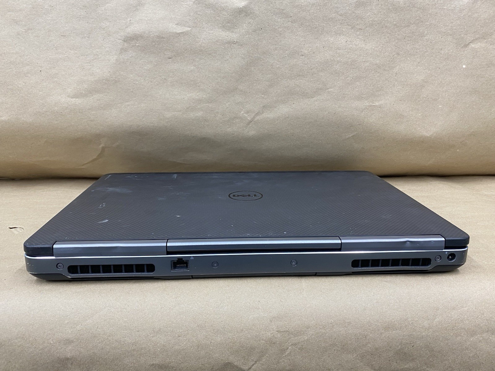 Dell Precision 7520 – 16″ 3840*2160 – E3-1575M – 8GB – 128GB – Win 10 – READ