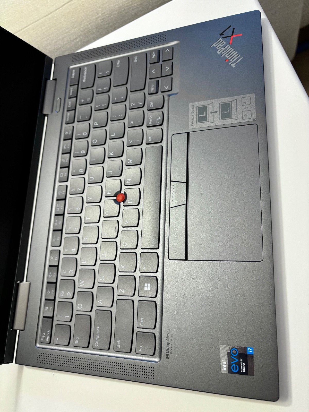 lenovo thinkpad x1 yoga gen 6 i7 8GB RAM 512GB SSD