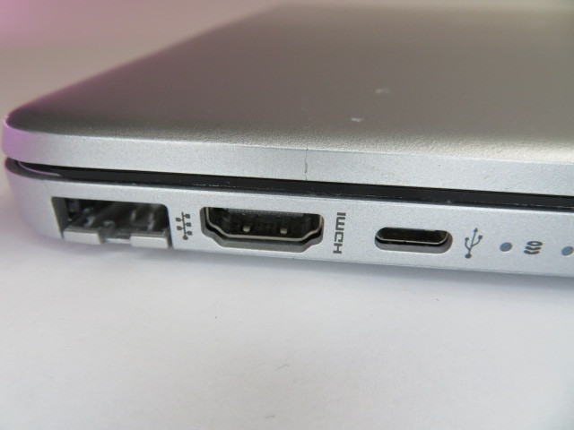 HP LAPTOP 15-GW0023OD RYZEN 3-3250U 2.6Hz 8GB RAM 256GB NVMe WIN 11 HOME *READ