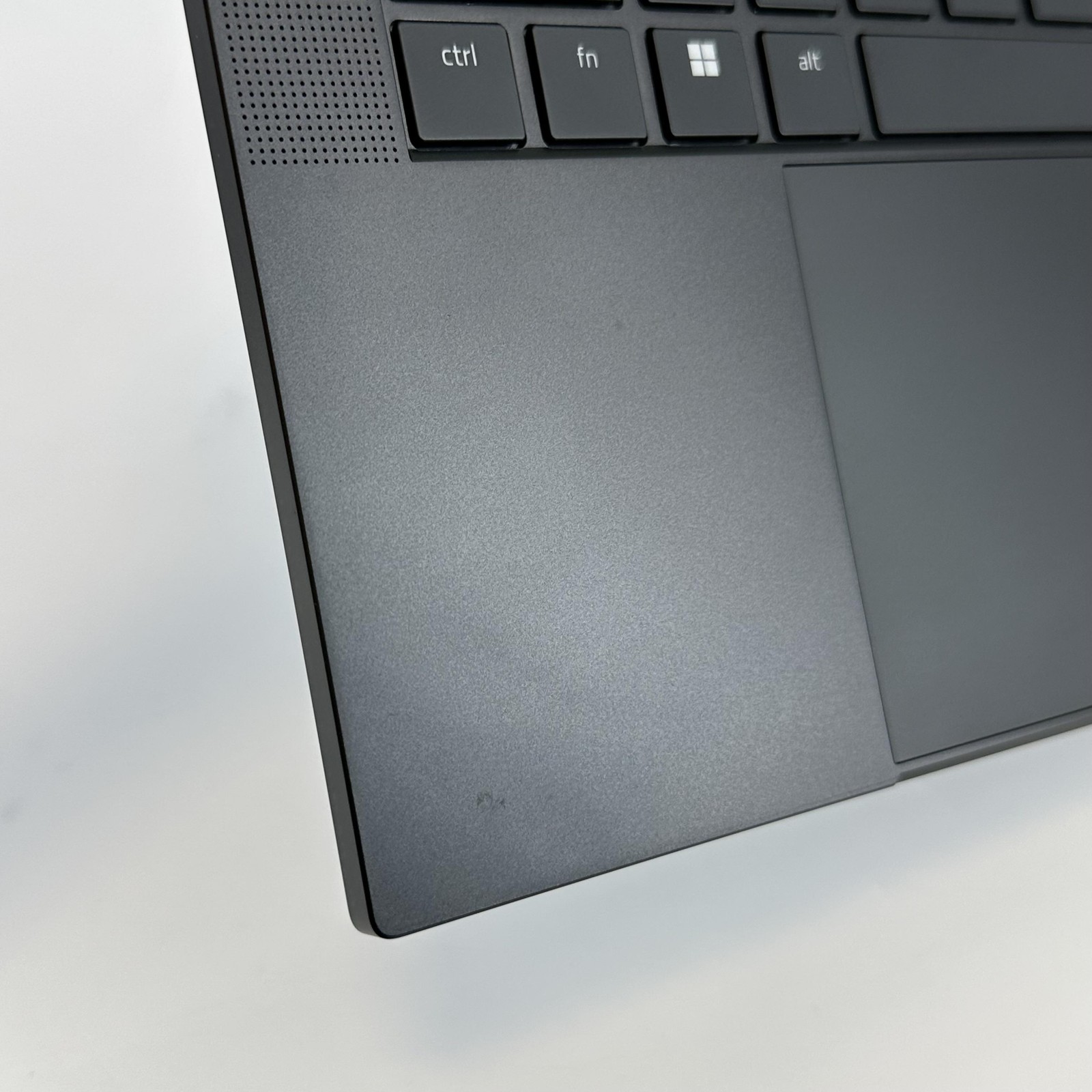 Razer Blade 14 120Hz 2025 2.0 Hz Ryzen AI 9 365 16GB 1TB SSD RTX 5060 BENT FRAME