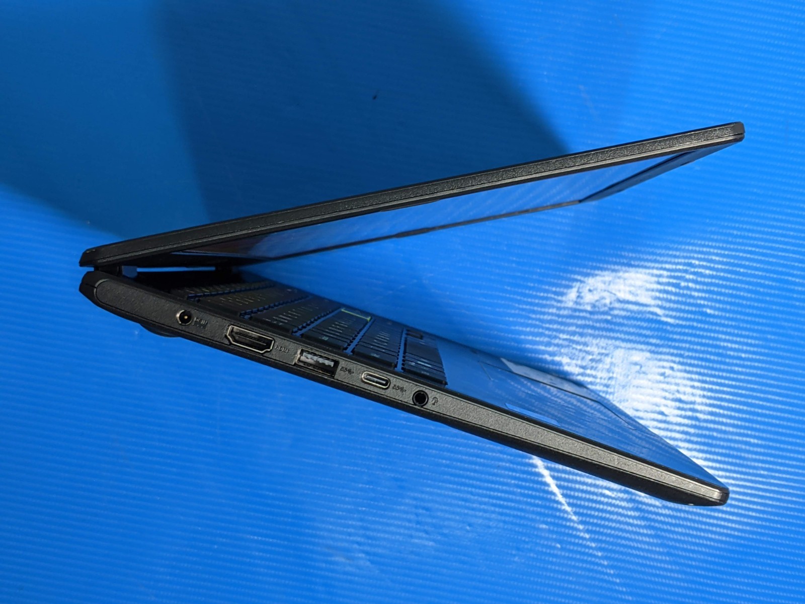ASUS VivoBook E410KA 14″FHD Pentium Silver N6000 1.1GHz 4GB 64GB eMMC 98t +PA