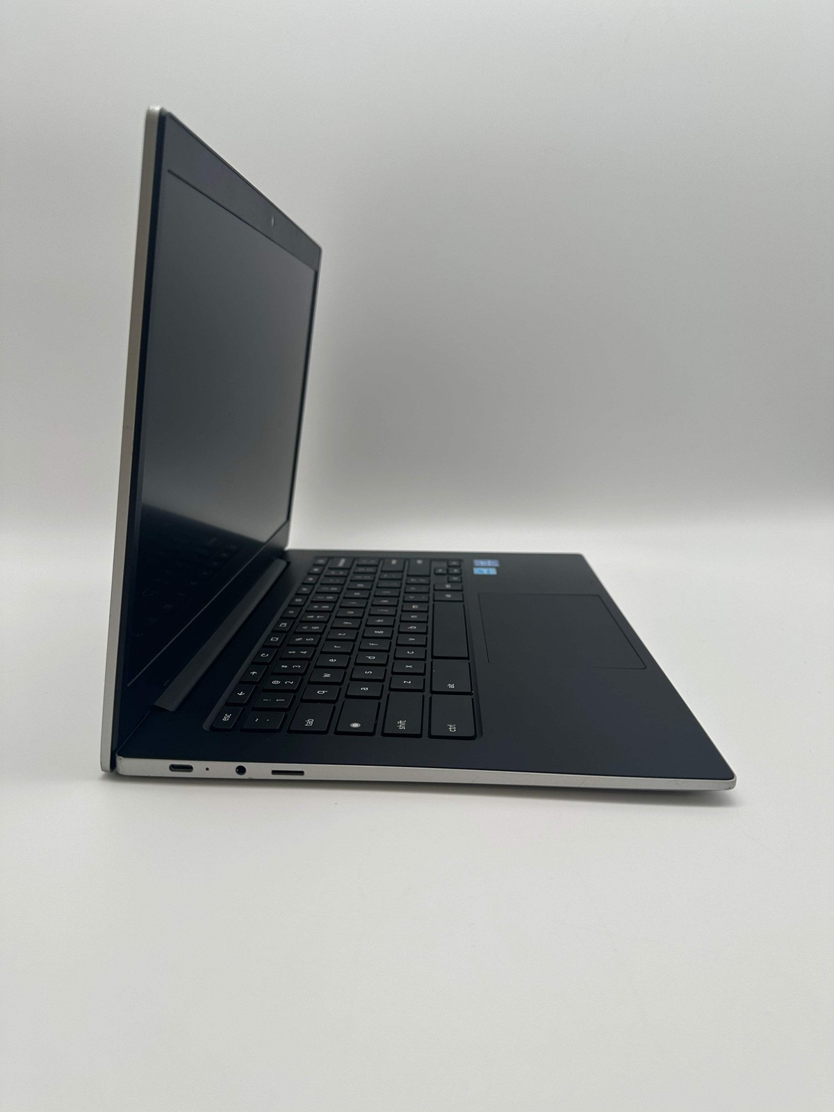 Samsung Chromebook XE345XDA 14-inch Intel Celeron 4GB RAM 32GB Silver Used