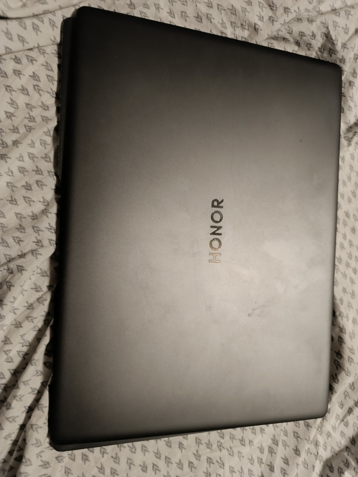 Broken Laptop Honor MagicBook View 14 2021 for parts (hinges and screen broken)