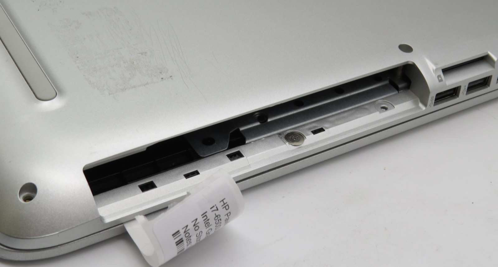 HP Pavilion | 15.6″ i7-6500U @ 2.50GHz | 8GB DDR3 | No HDD/OS/AC