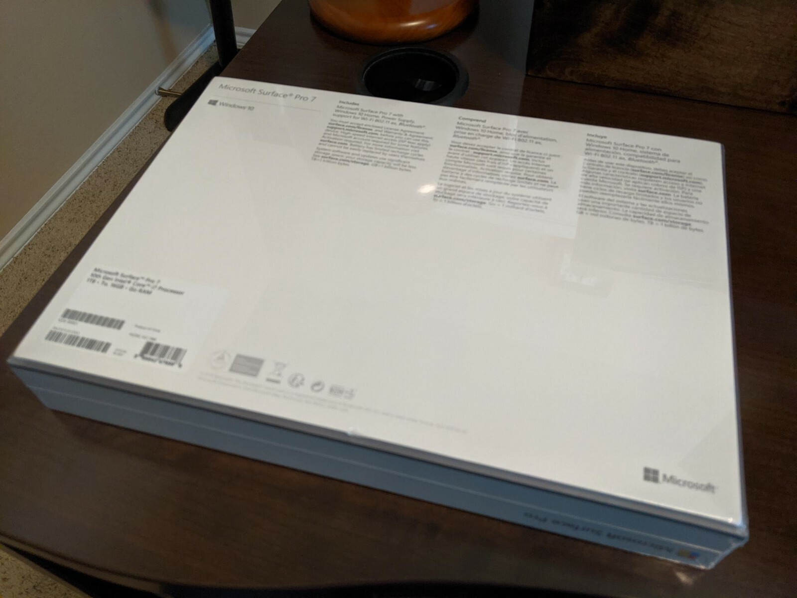Brand New Surface Pro 7 i7/16 GB/1 TB SSD, includes Signature Platinum Cover