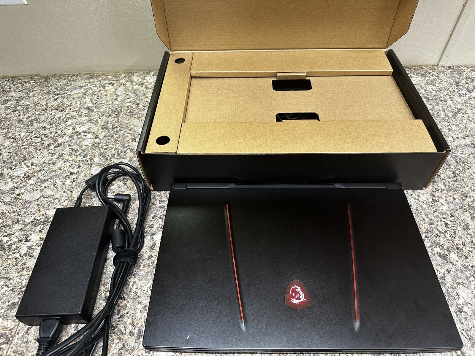 MSI GE75 Raider 17.3 inch (1TB + 512GB, Intel Core i7 10th Gen., 2.60GHz, 16GB)