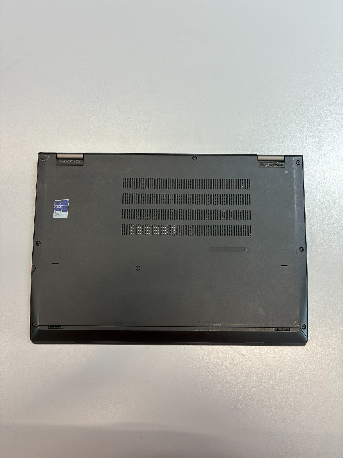 Lenovo Yoga 260: 12″ / i7-6600U / 4Gb / SSD 128Gb / Win 11. Screen damaged