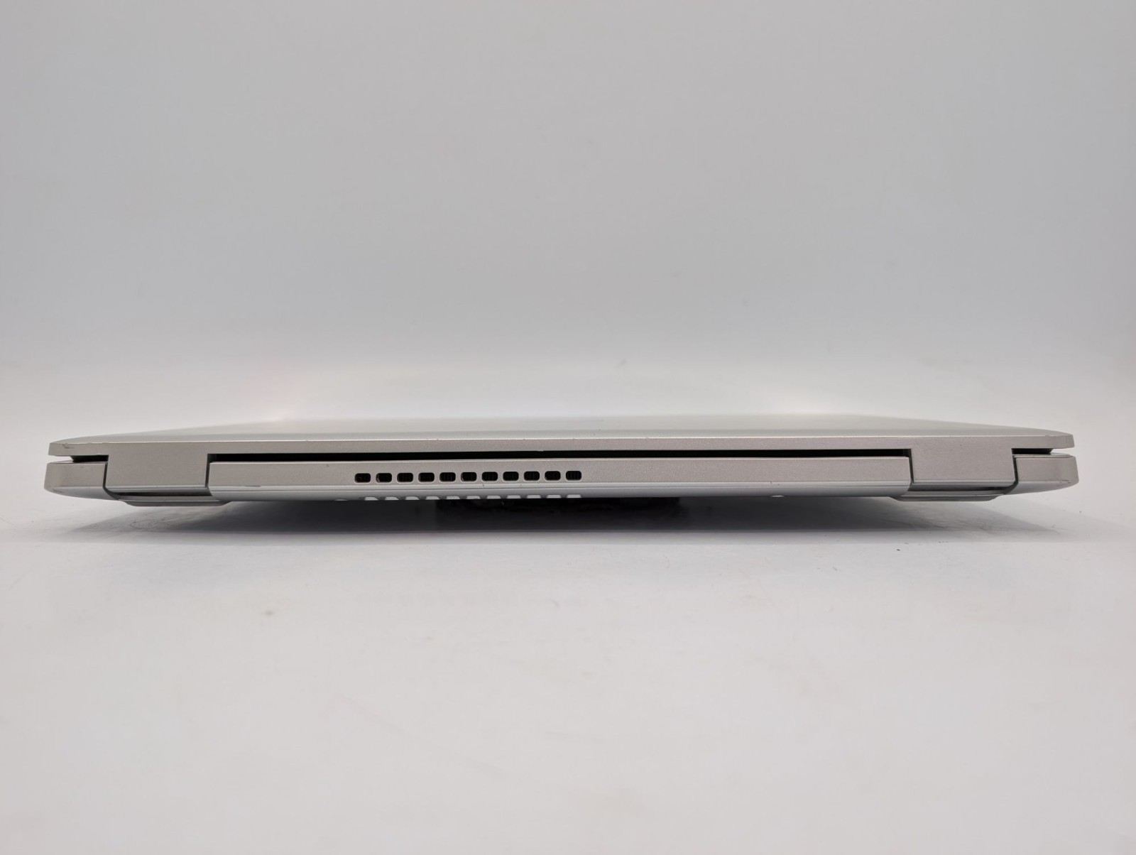 Dell Inspiron 5584 15.6″ Laptop i5-8265U 16GB RAM 256GB SSD Win11 Home