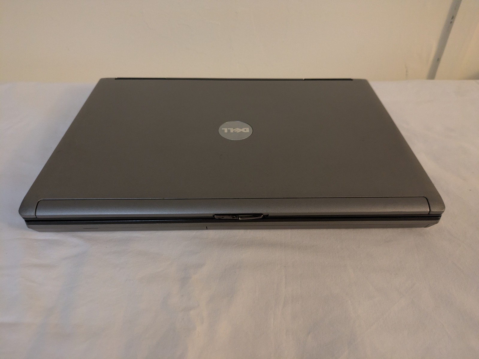 Dell Latitude D630 Laptop 14″ Intel C2D 2.0GHz 4GB RAM 160GB HDD Windows XP 💻