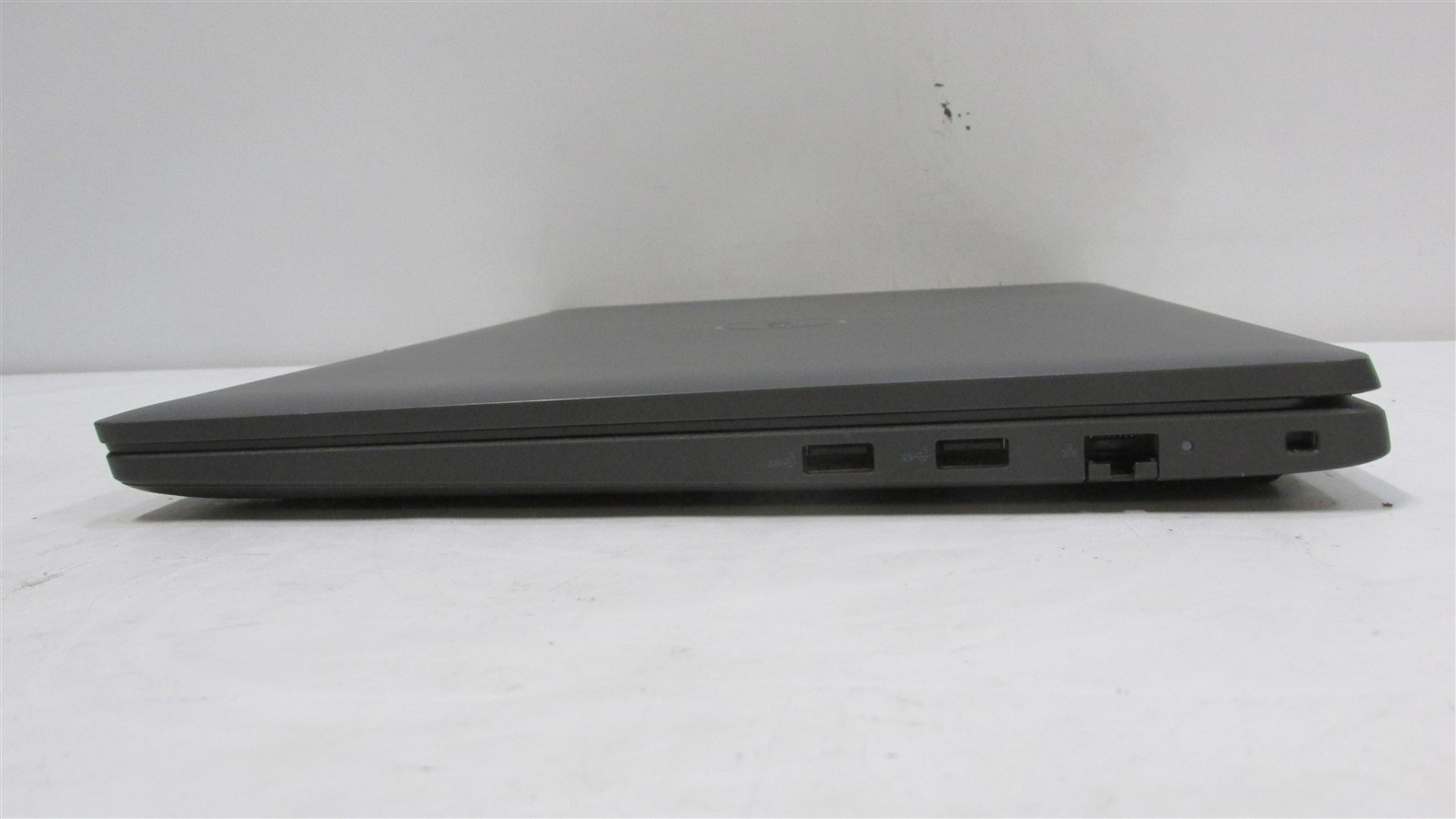 Dell Latitude 3540 i5-1335U 1.3GHz 16GB 256GB NVME 15.6″ W11P DMG/NO BAT/SPOTS