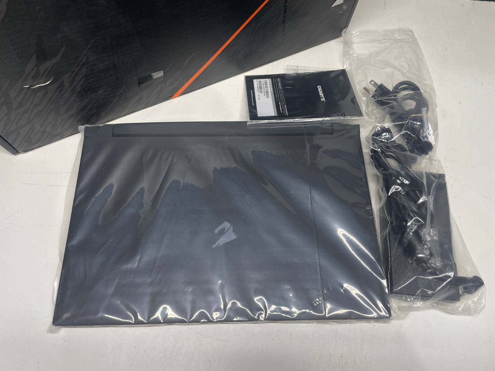GIGABYTE AORUS 15G YC i7/RTX 3080/32GB/1TB Gaming Laptop (YC-8US2450SH)