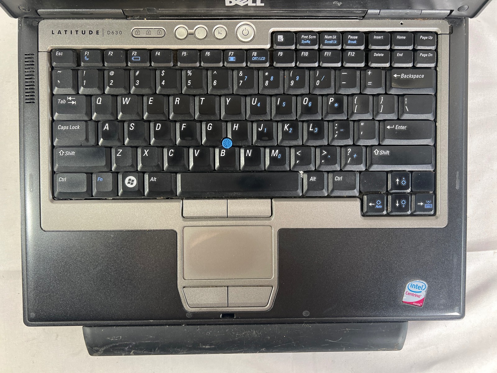 Dell Latitude D630 14″ C2D T9300 2.5GHz 3.5GB 200GB WinXP NVIDIA NVS 135M