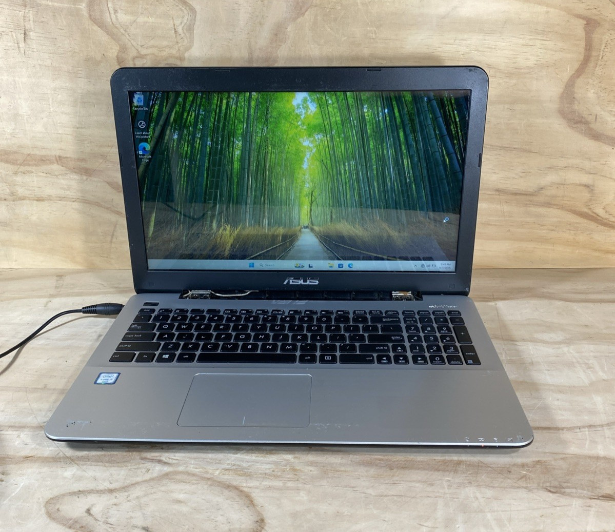 ASUS F555UA 15.6″ Laptop Intel Core i7-6500U(2.6) GHz /8GB/1Tb Hdd/bad batt