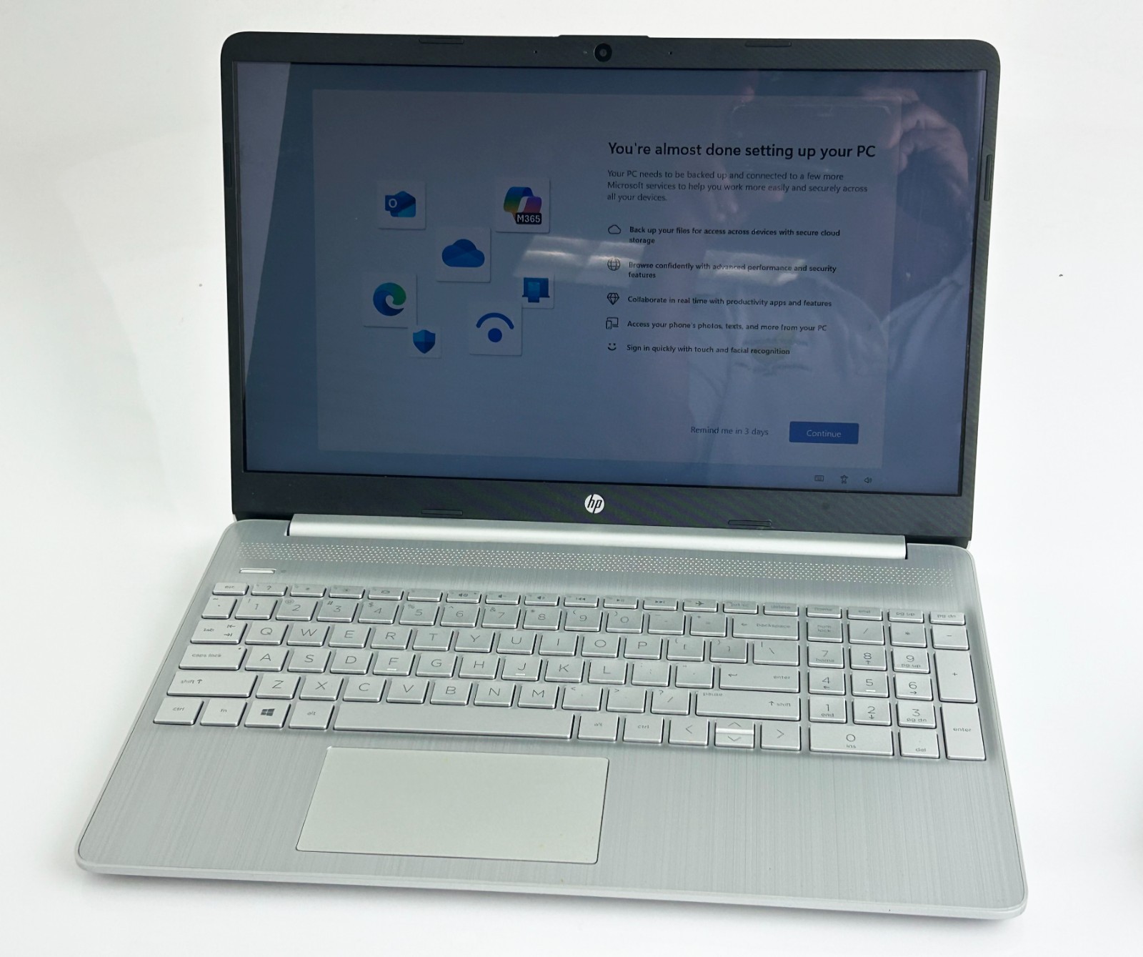HP 2Q1H2UA#ABA 15.6″ Touchscreen Notebook Computer, Intel Core i3-1115G4 3.0GHz,