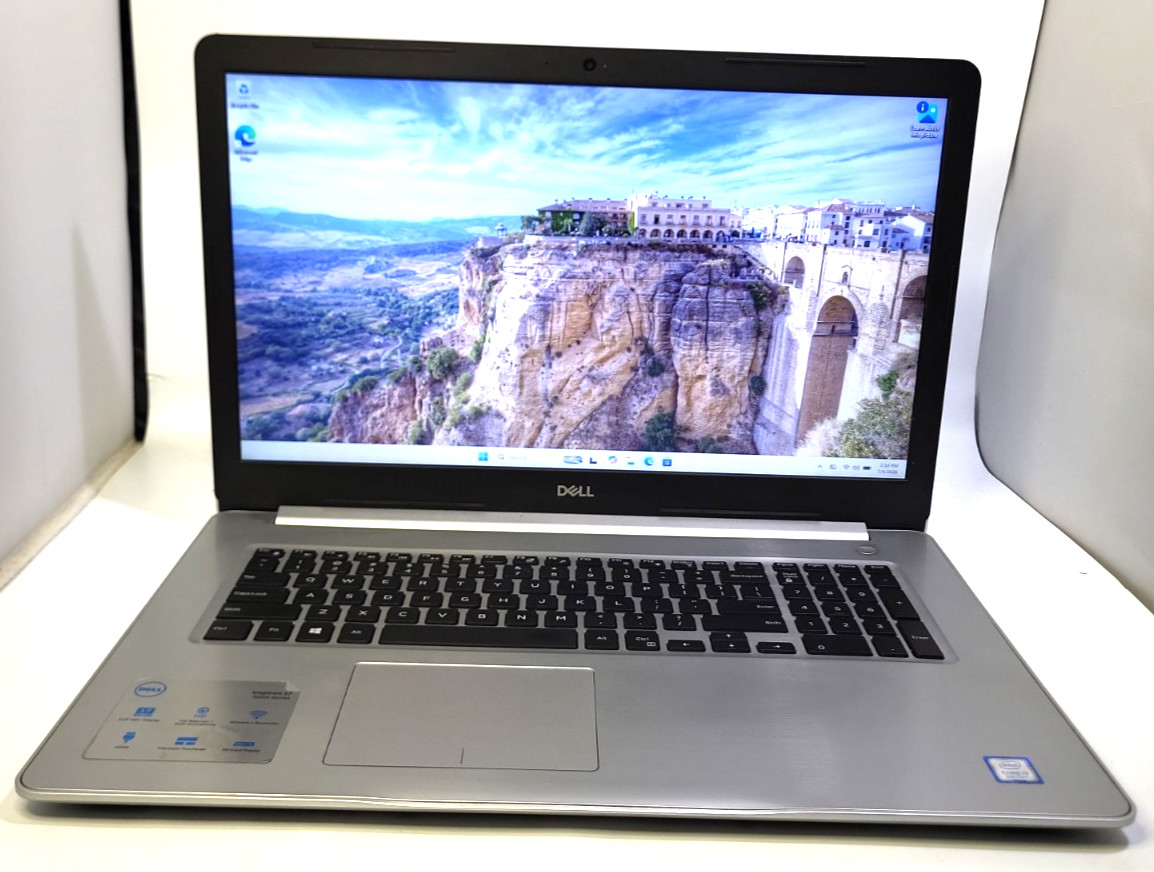 Dell Inspiron 5770 Core i3-8130U 8GB Ram 240GB SDD 17″ LCD Windows 11
